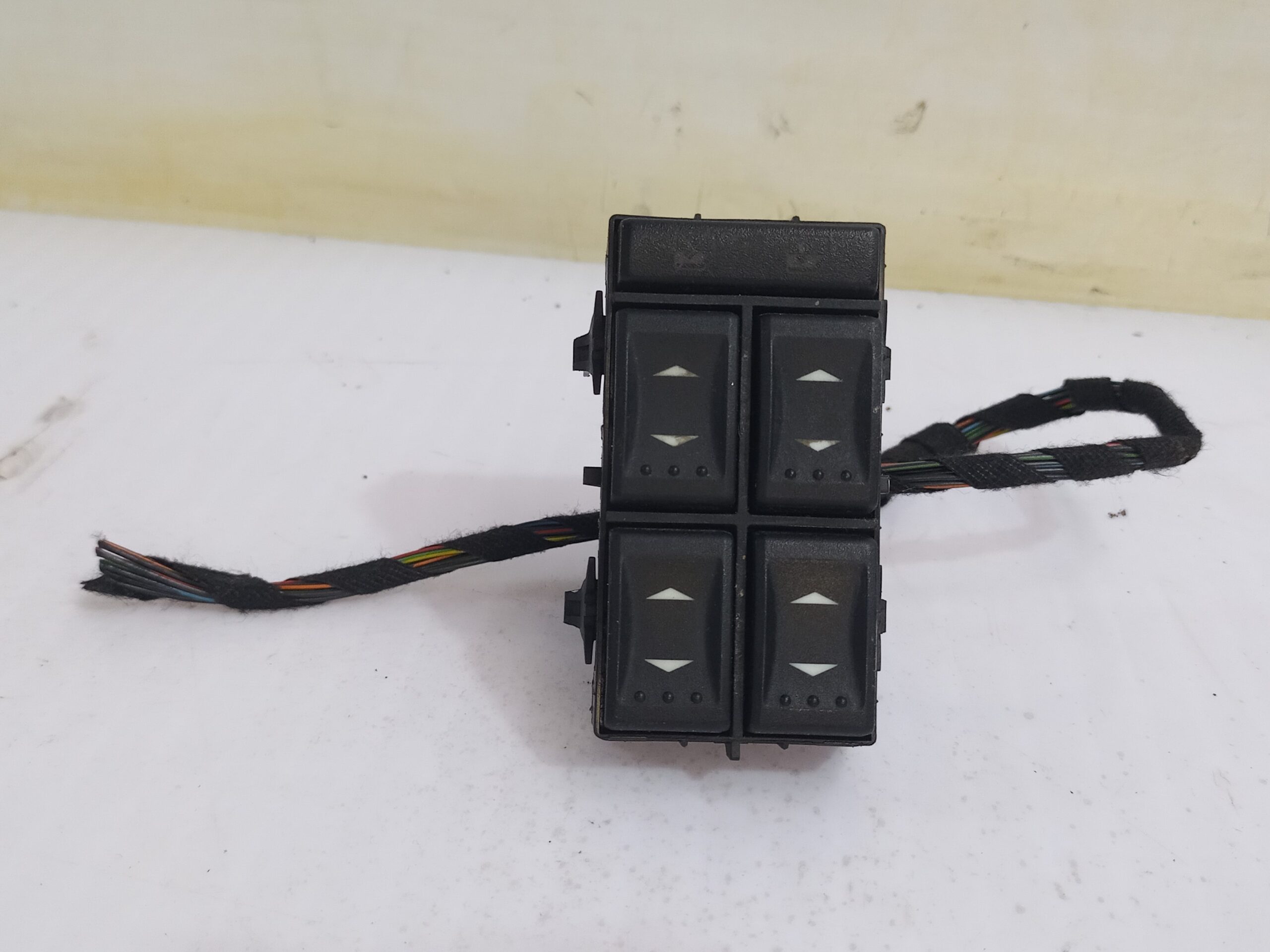 mando_elevalunas_delantero_izquierdo_3s7t14a132ba_ford_mondeo_berlina_ge_ghia_06_2003_d