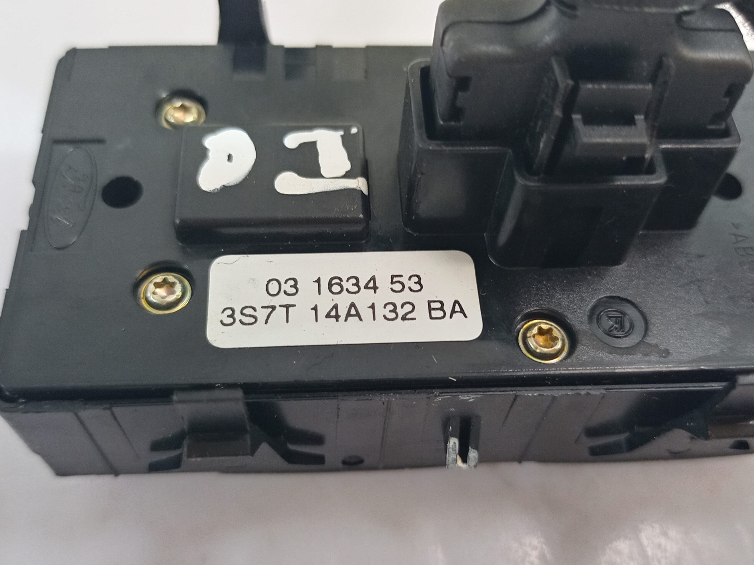 mando_elevalunas_delantero_izquierdo_3s7t14a132ba_ford_mondeo_berlina_ge_ghia_06_2003_d