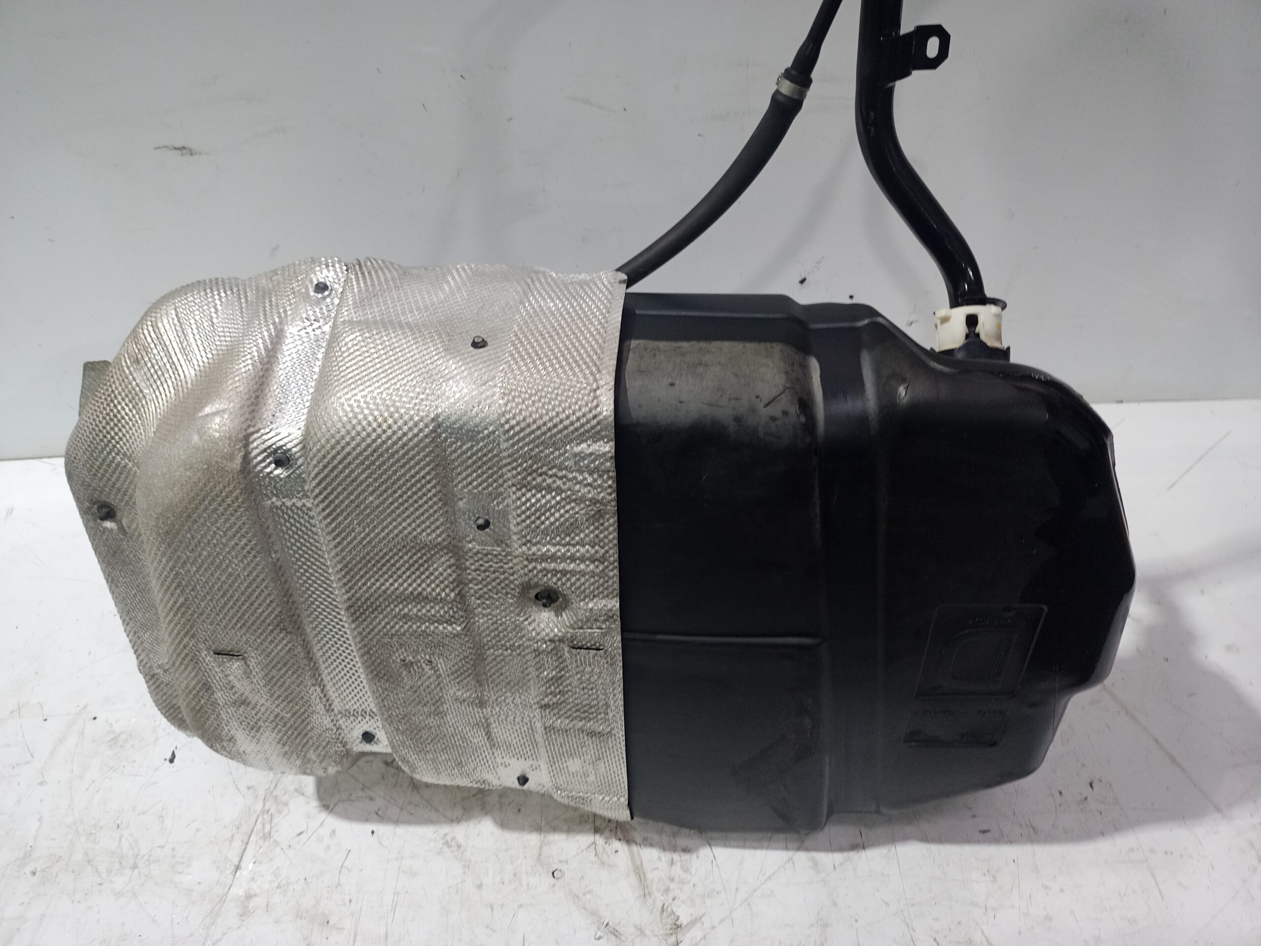 deposito_combustible_1s719002_ford_mondeo_berlina_ge_ghia_06_2003_d