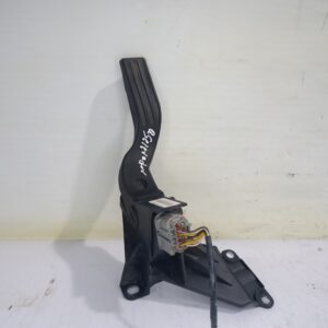 pedal_acelerador_2s719f836da_ford_mondeo_berlina_ge_ghia_06_2003_d