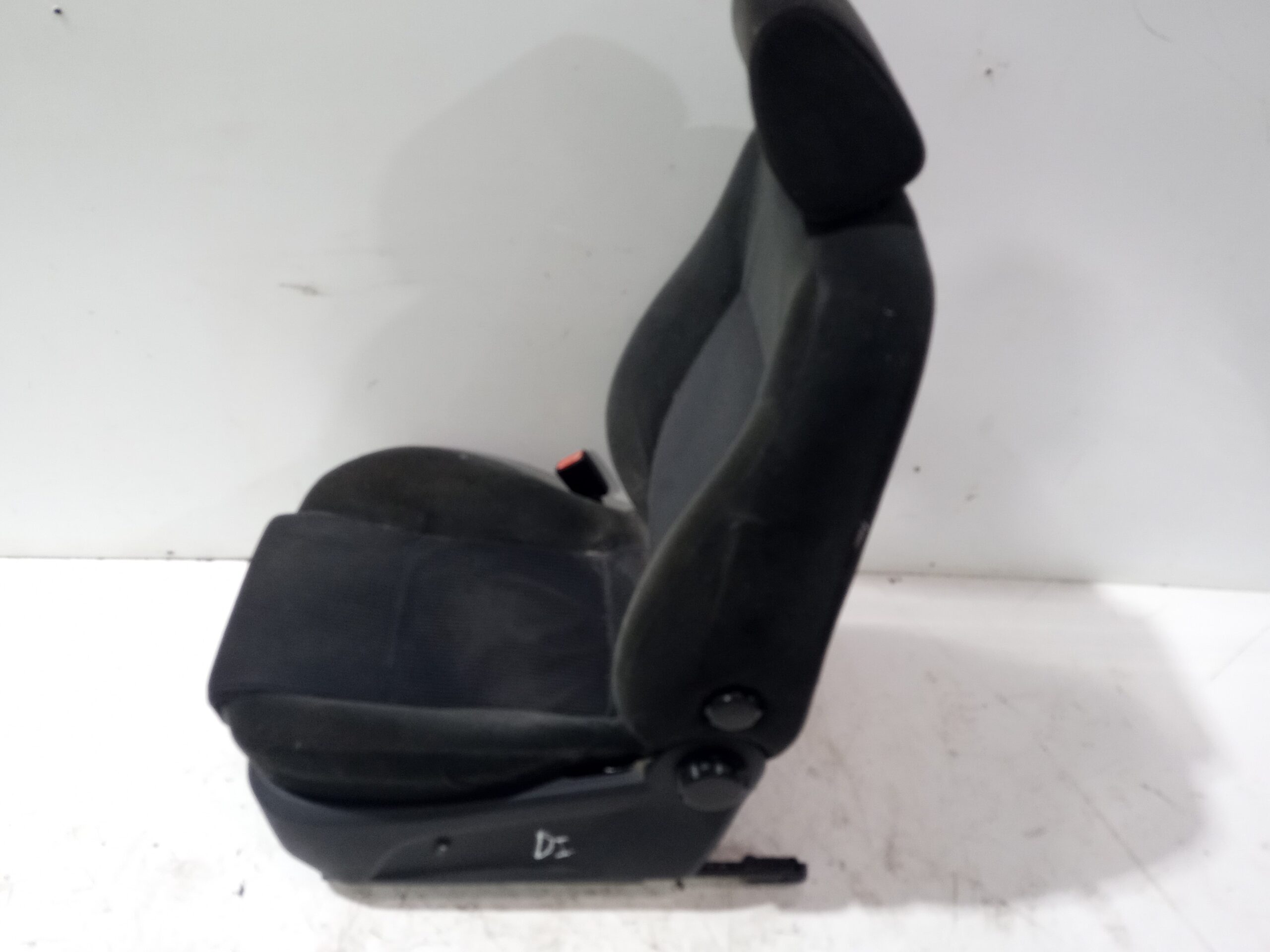 asiento_delantero_izquierdo_1144404_ford_mondeo_berlina_ge_ghia_06_2003_d