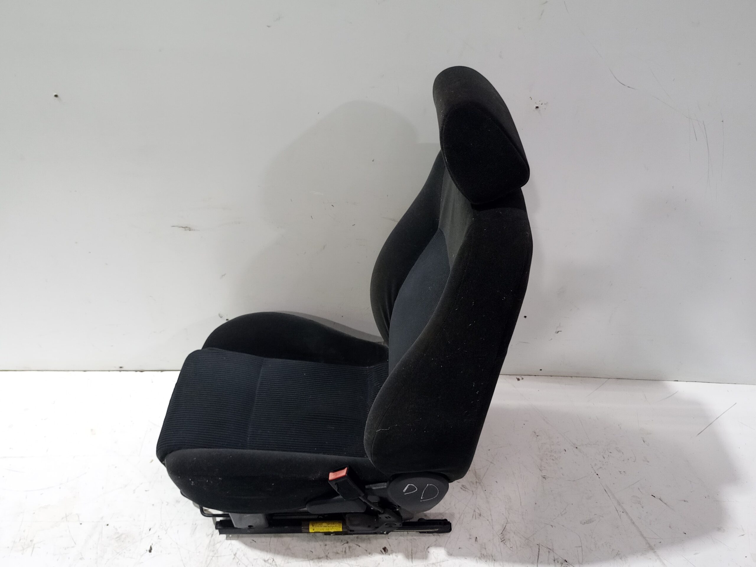 asiento_delantero_derecho_1144403_ford_mondeo_berlina_ge_ghia_06_2003_d