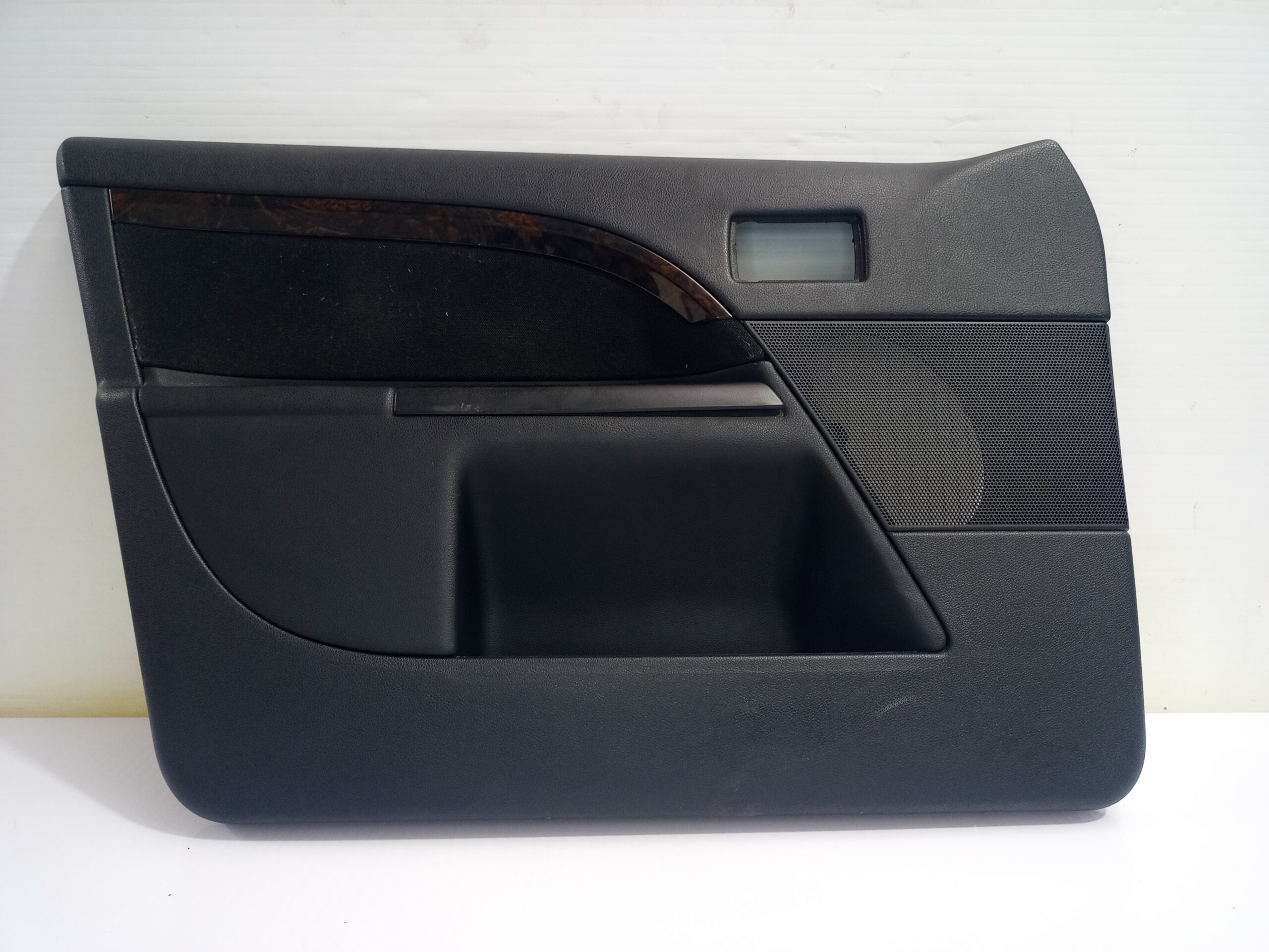 guarnecido_puerta_delantera_izquierda_1357179_ford_mondeo_berlina_ge_ghia_06_2003_d