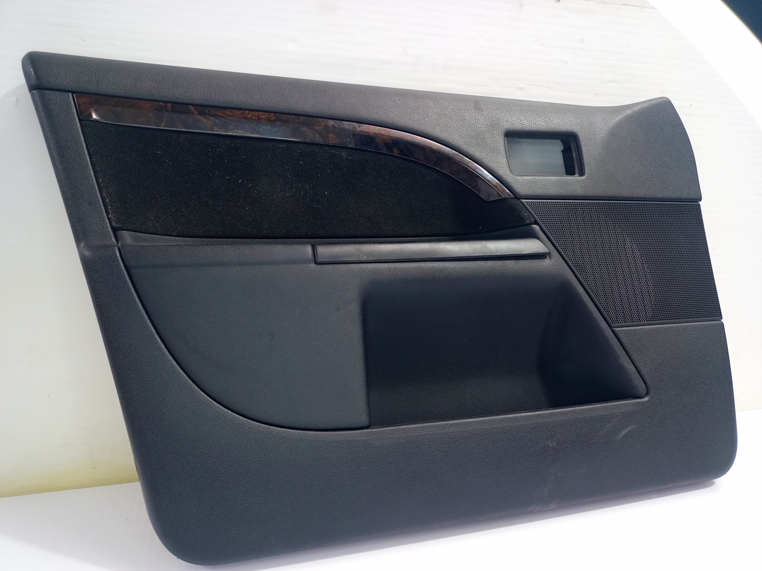 guarnecido_puerta_delantera_izquierda_1357179_ford_mondeo_berlina_ge_ghia_06_2003_d