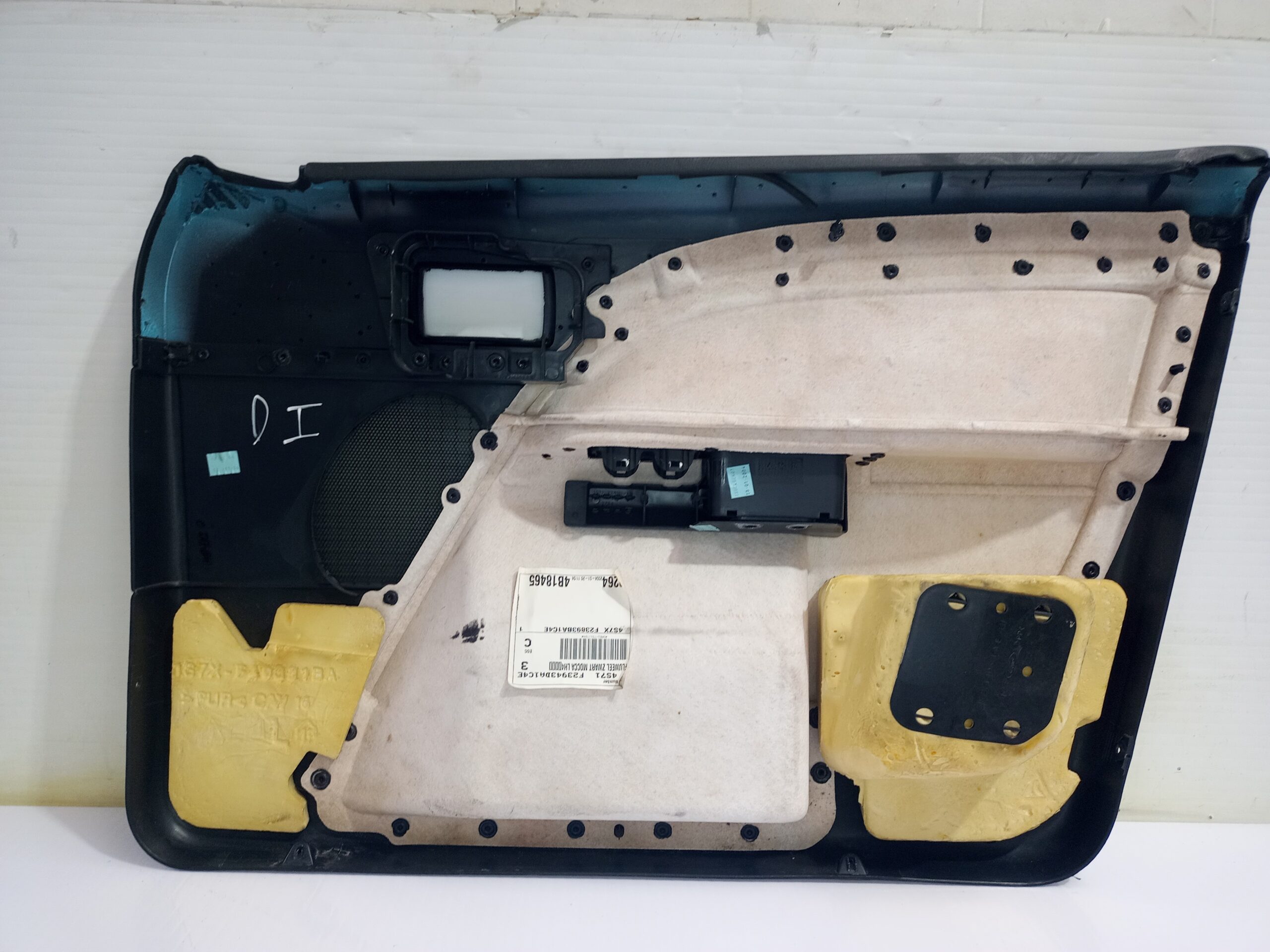 guarnecido_puerta_delantera_izquierda_1357179_ford_mondeo_berlina_ge_ghia_06_2003_d