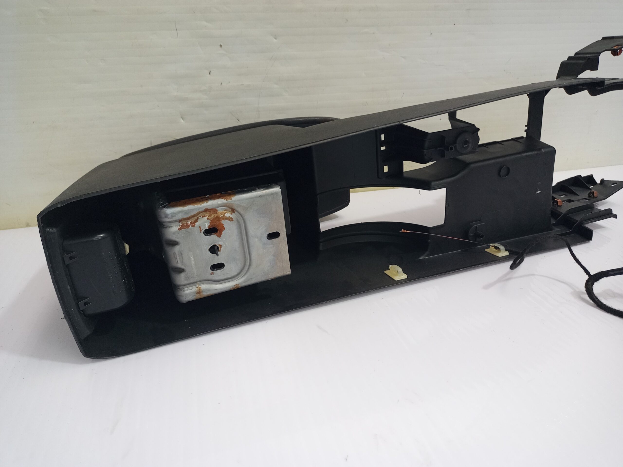 consola_central_4s71f045b55_ford_mondeo_berlina_ge_ghia_06_2003_d