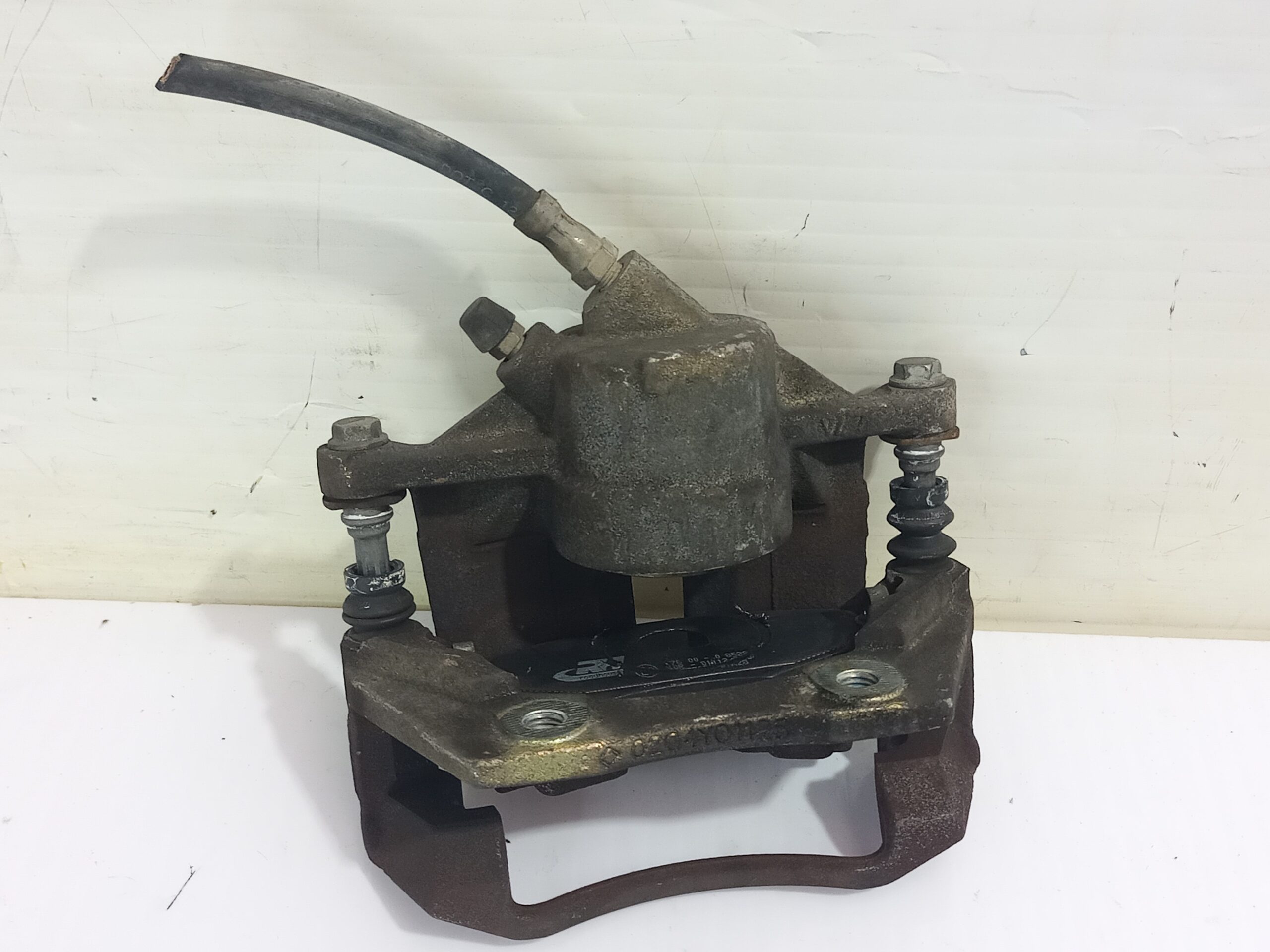 pinza_de_freno_delantera_izquierda_1500664_ford_mondeo_berlina_ge_ghia_06_2003_d