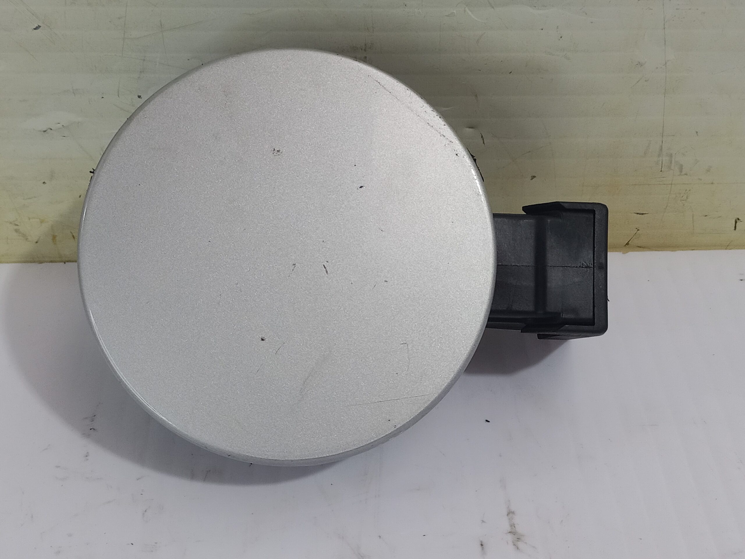 tapa_exterior_combustible_1s71f405a02_ford_mondeo_berlina_ge_ghia_06_2003_d