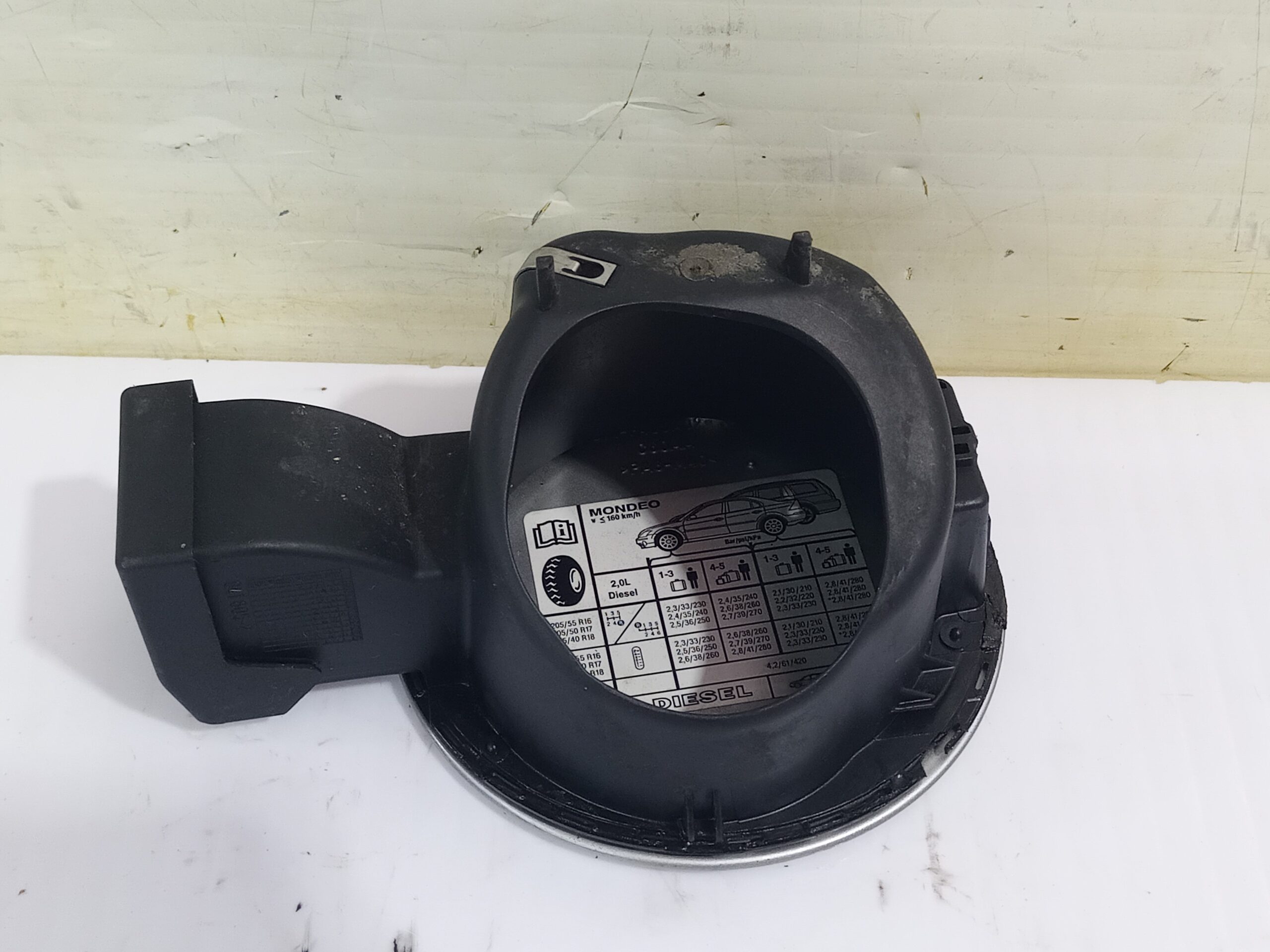 tapa_exterior_combustible_1s71f405a02_ford_mondeo_berlina_ge_ghia_06_2003_d