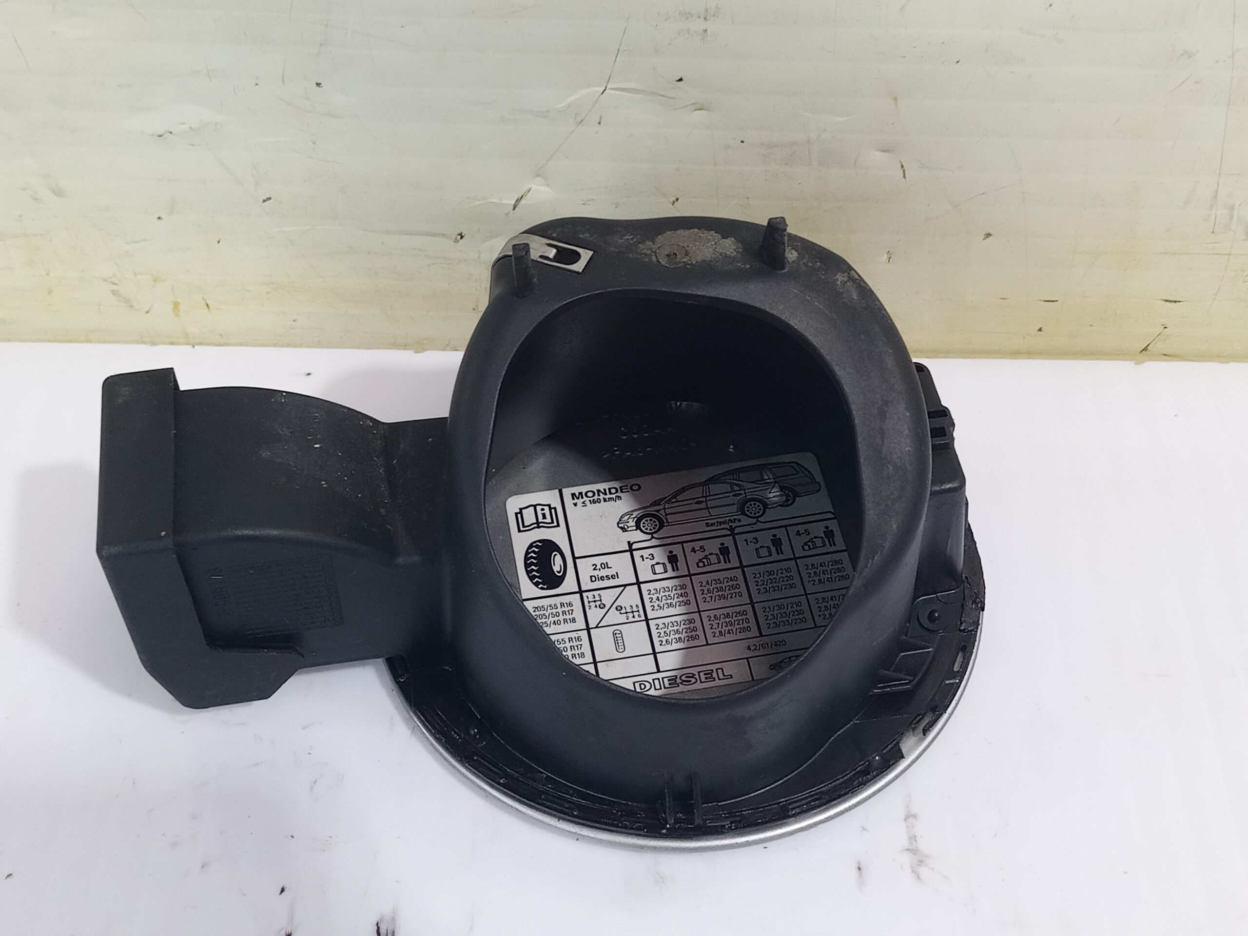 tapa_exterior_combustible_1s71f405a02_ford_mondeo_berlina_ge_ghia_06_2003_d