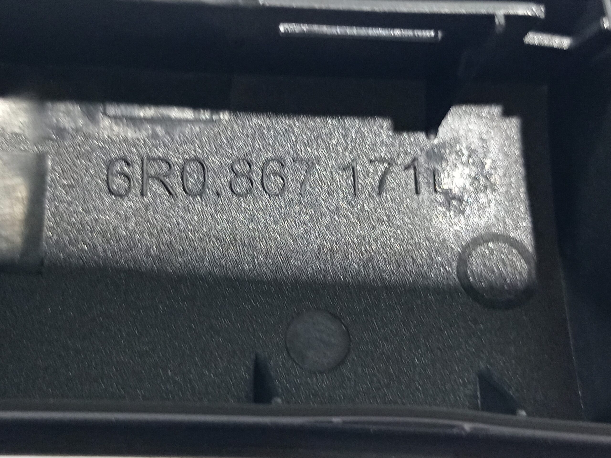 maneta_interior_trasera_izquierda_6r0867171_6r0867179_volkswagen_polo_6c1_advance_bluemotion