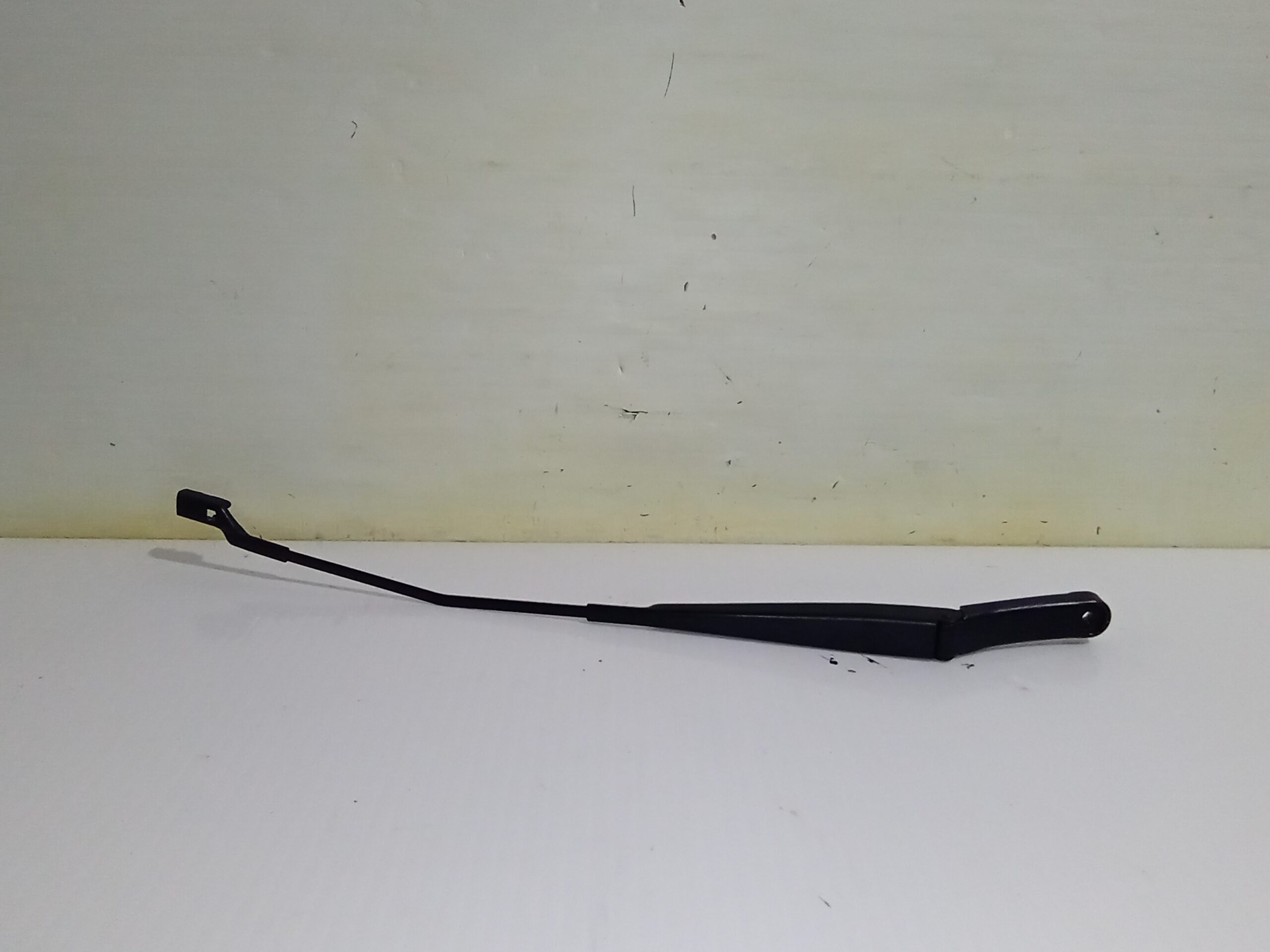 brazo_limpia_delantero_derecho_6r1955410a_volkswagen_polo_6c1_advance_bluemotion