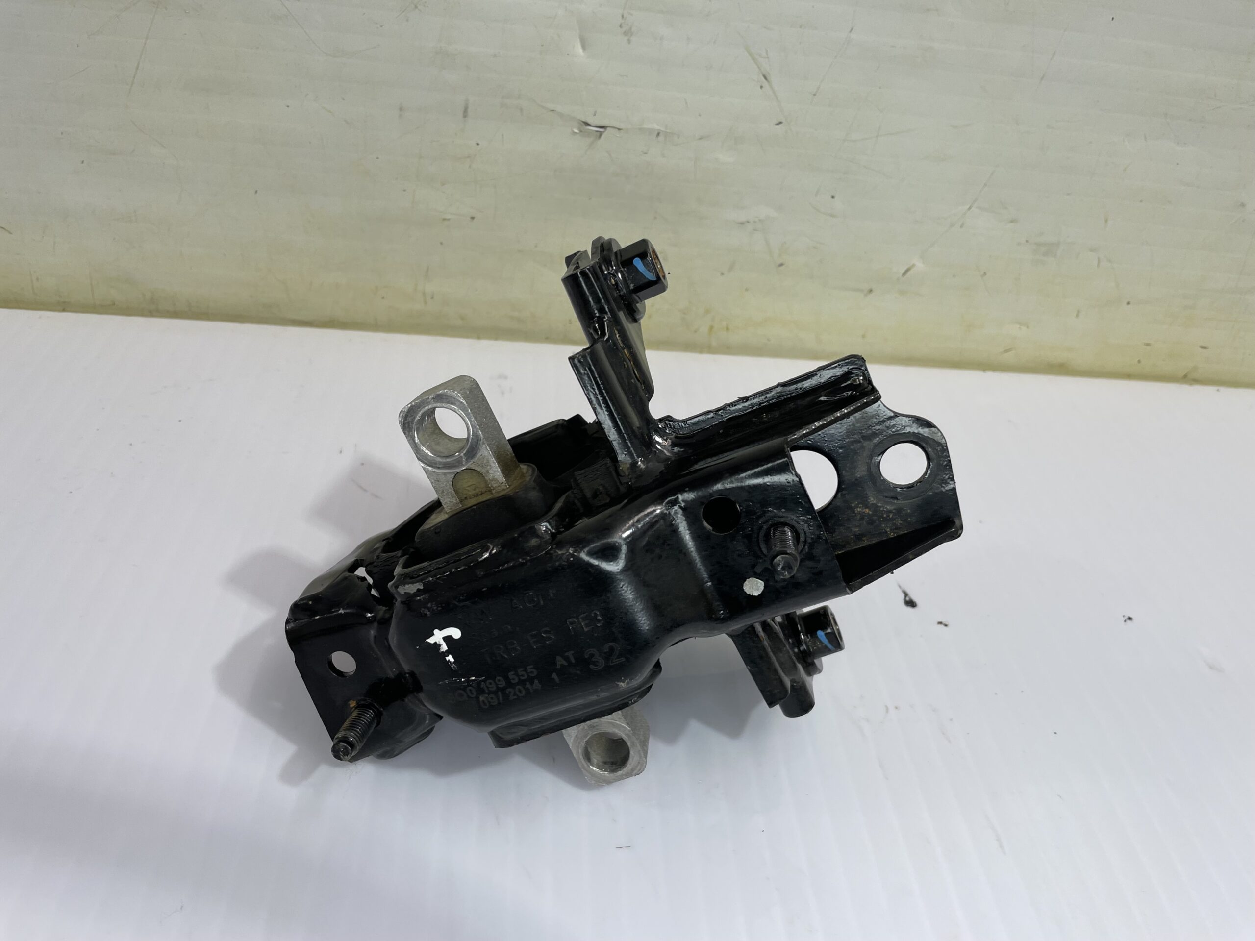 soporte_motor_izquierdo_6q0199555at_volkswagen_polo_6c1_advance_bluemotion