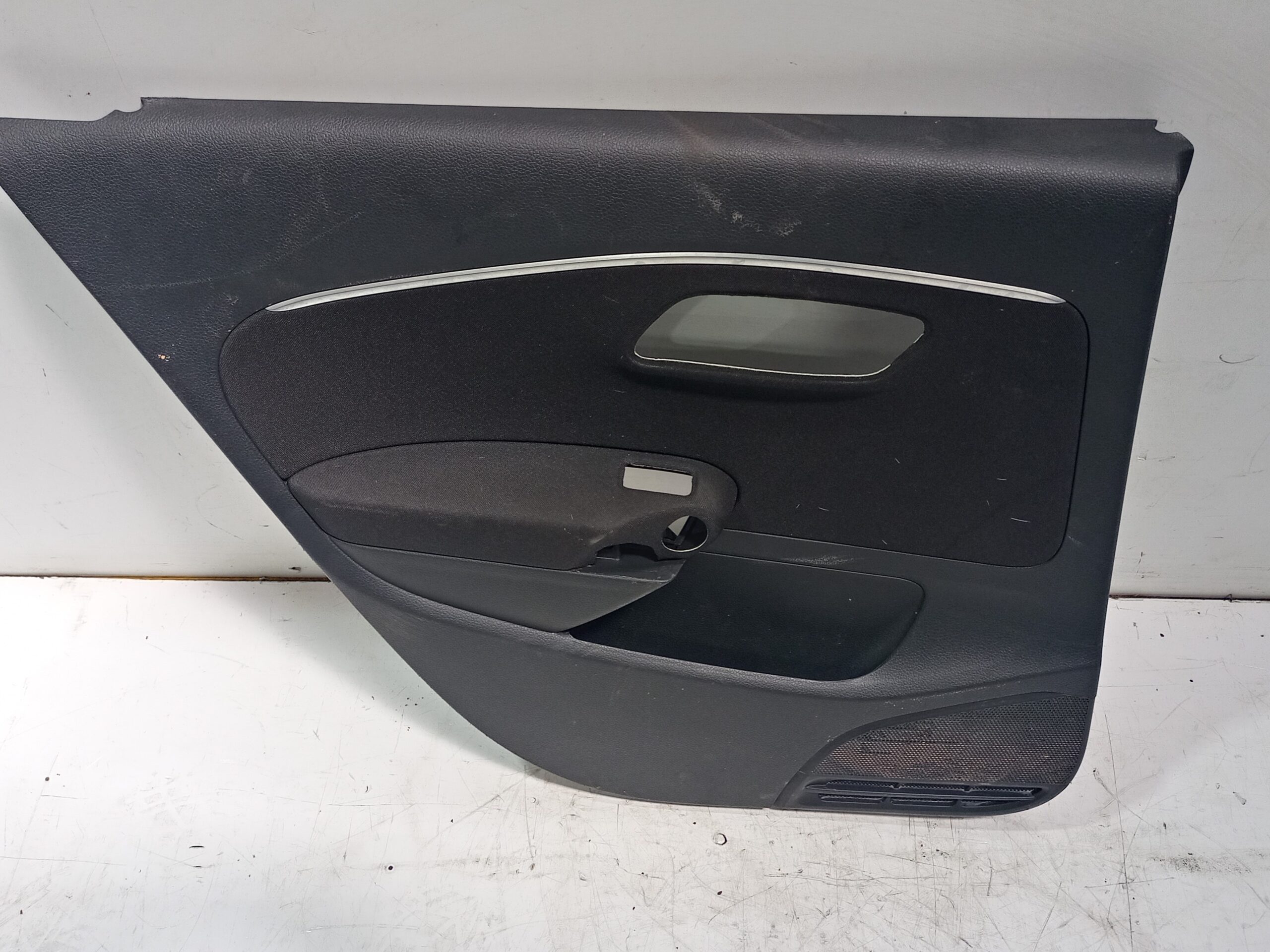 guarnecido_puerta_trasera_izquierda_6c6867011_volkswagen_polo_6c1_advance_bluemotion