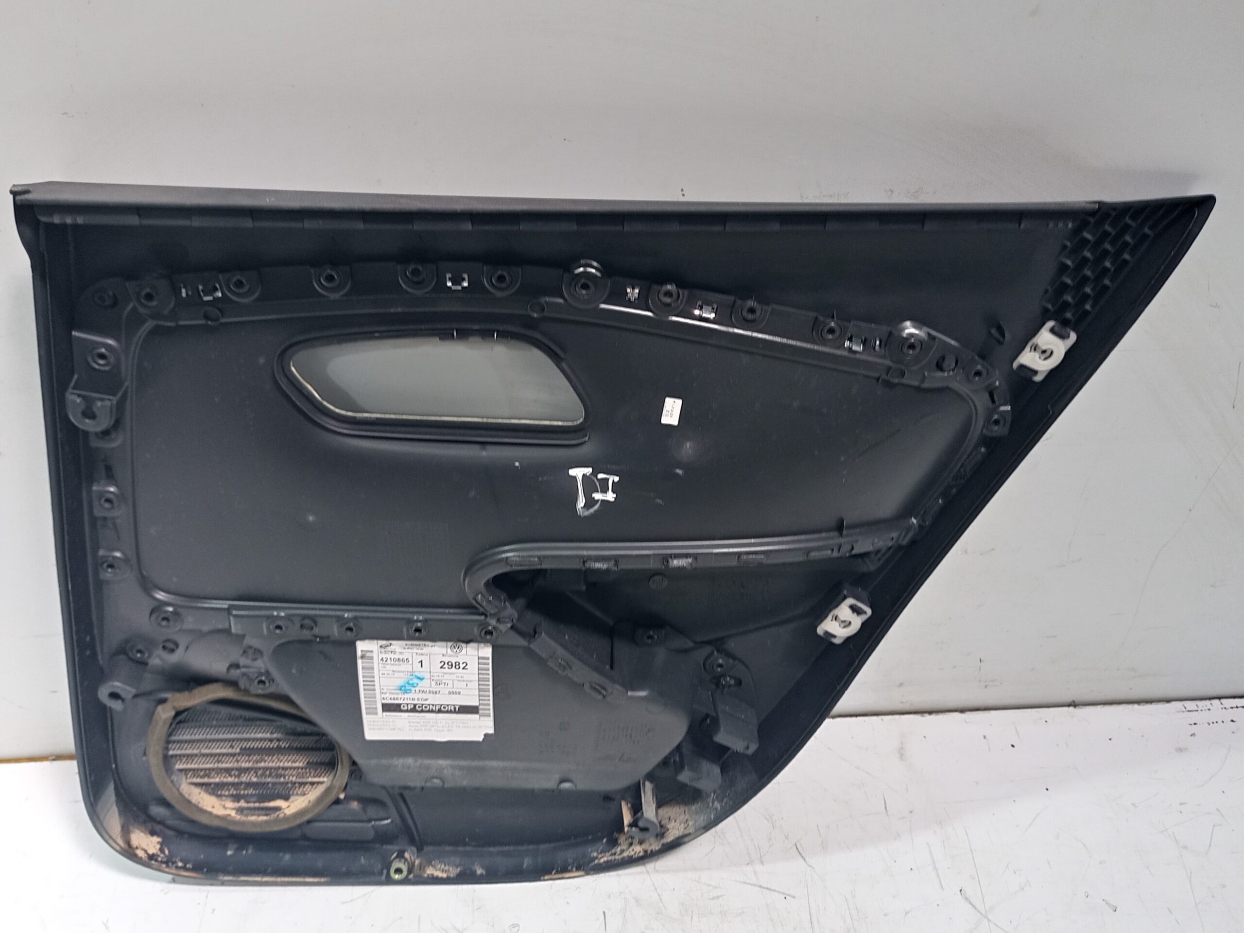 guarnecido_puerta_trasera_izquierda_6c6867011_volkswagen_polo_6c1_advance_bluemotion