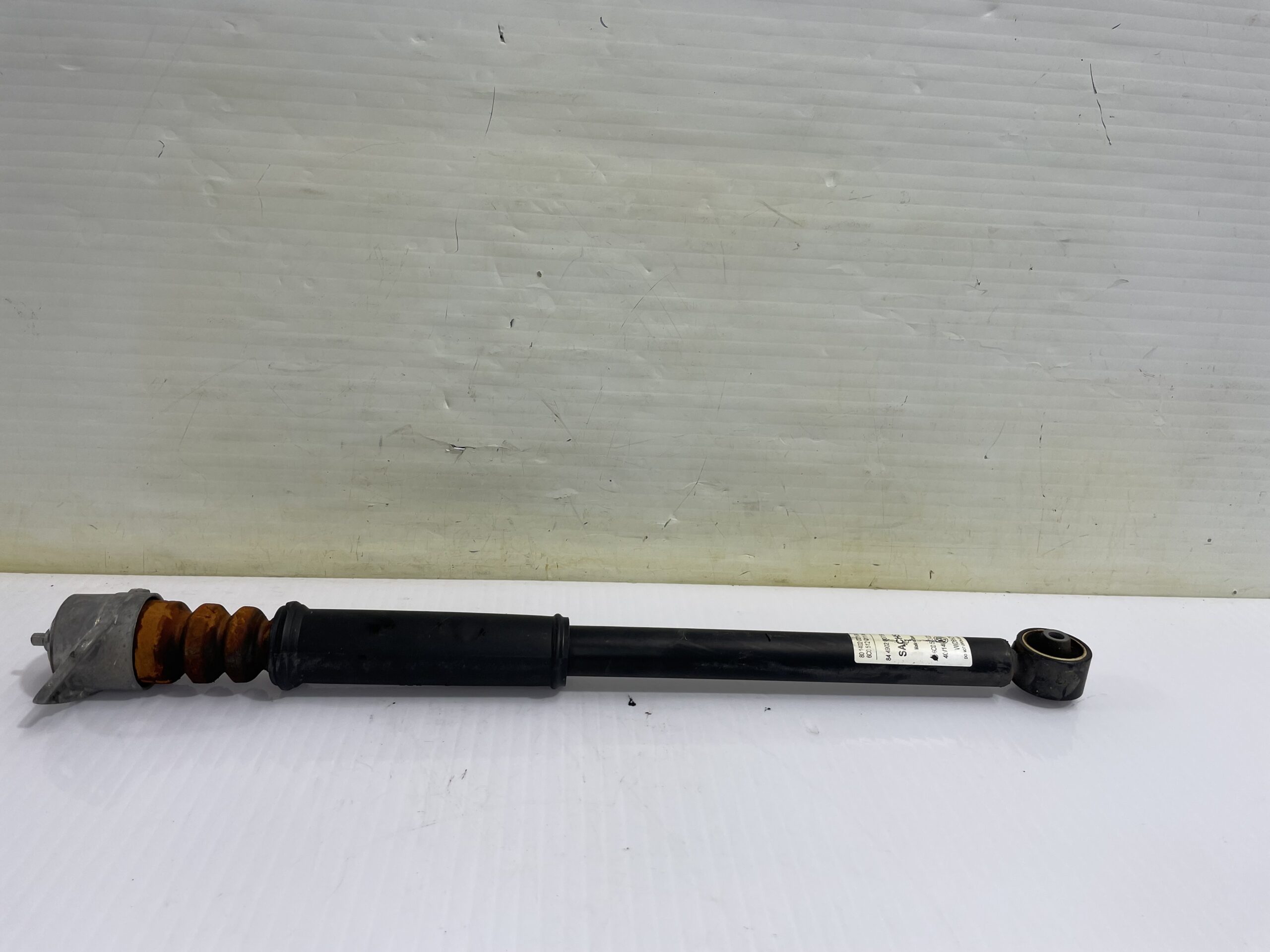 amortiguador_trasero_izquierdo_6c0512011ah_volkswagen_polo_6c1_advance_bluemotion