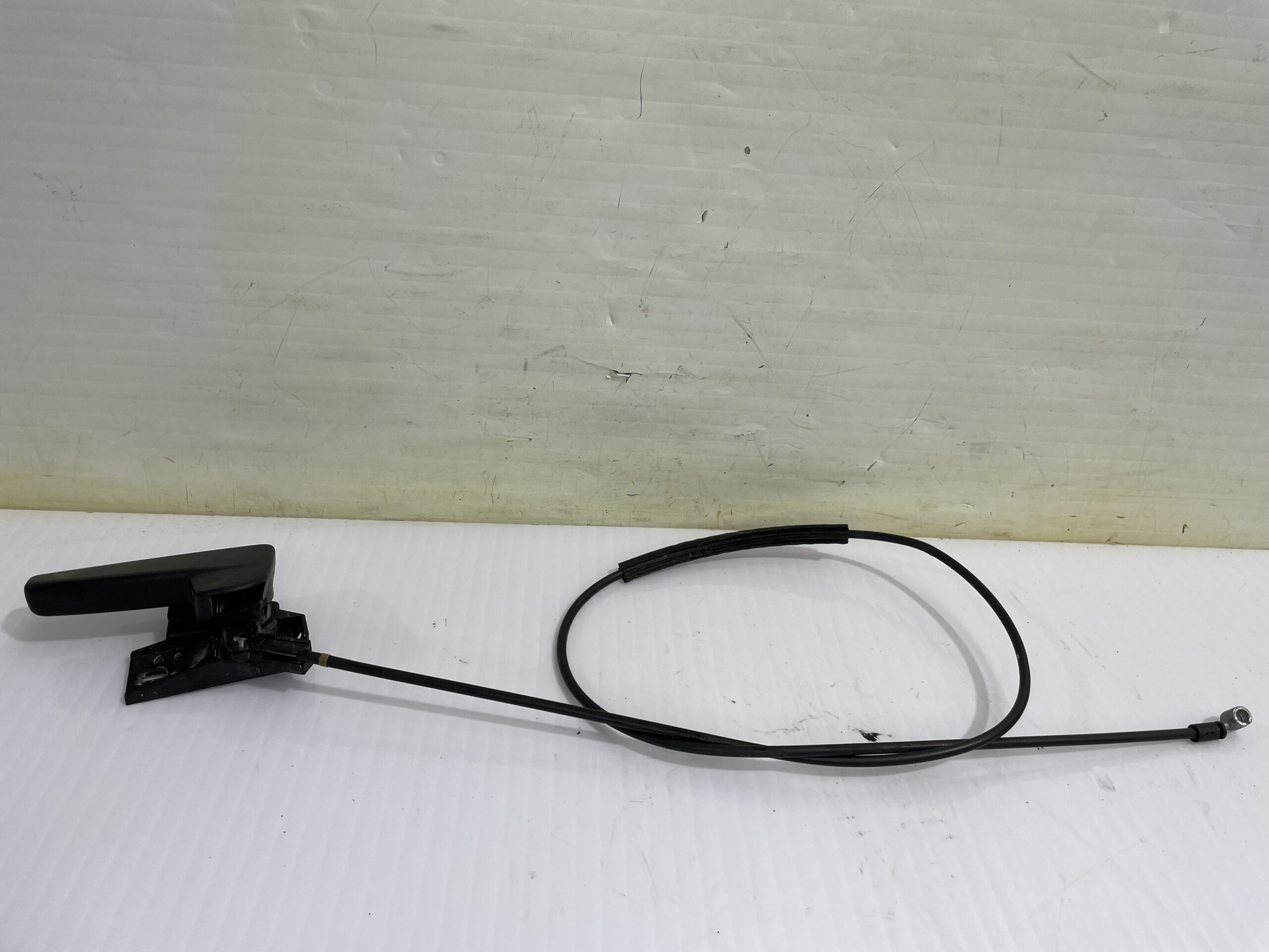 tirador_capot_6r0823535_volkswagen_polo_6c1_advance_bluemotion