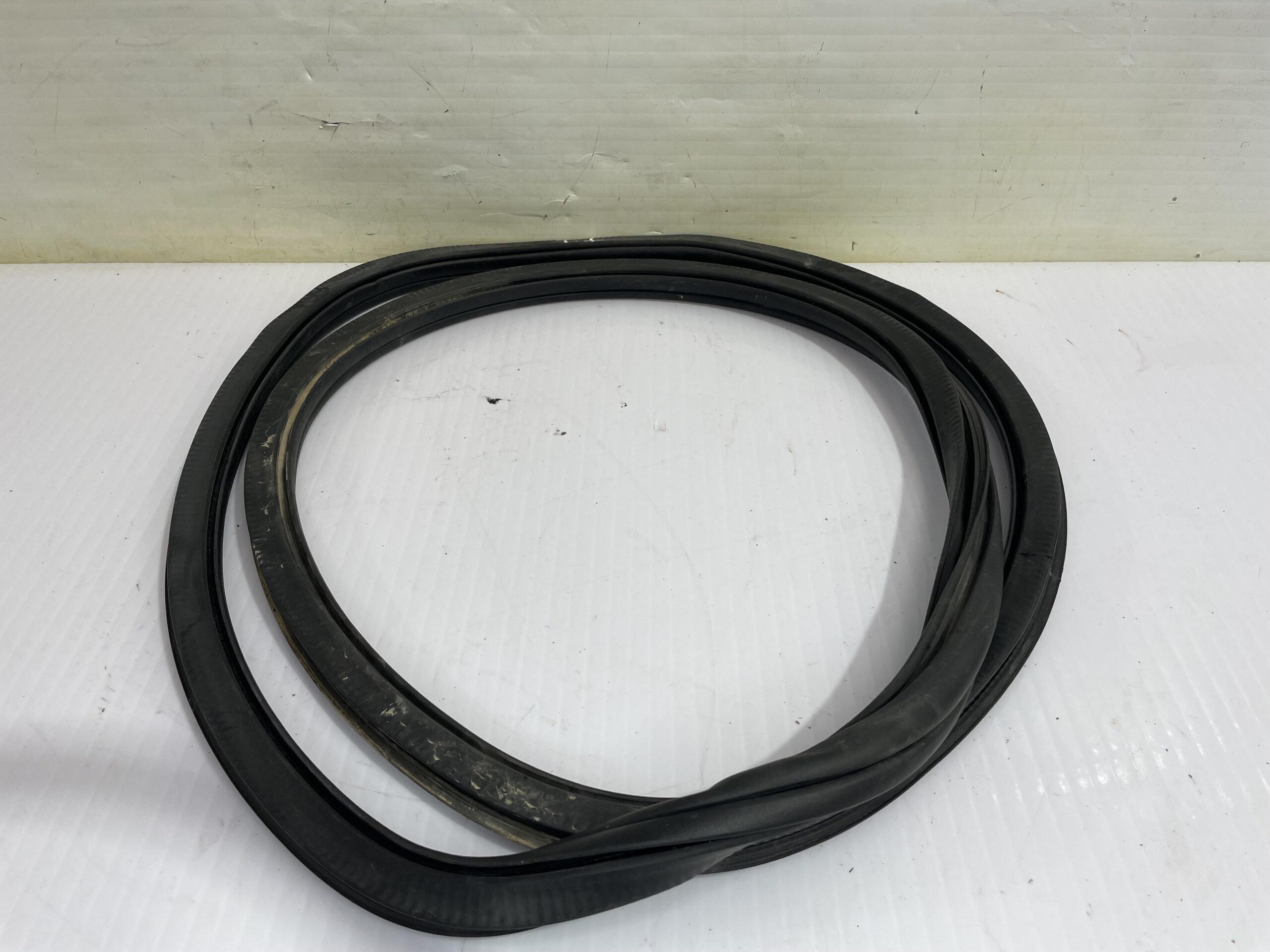 goma_contorno_6r6867911e5ap_volkswagen_polo_6c1_advance_bluemotion