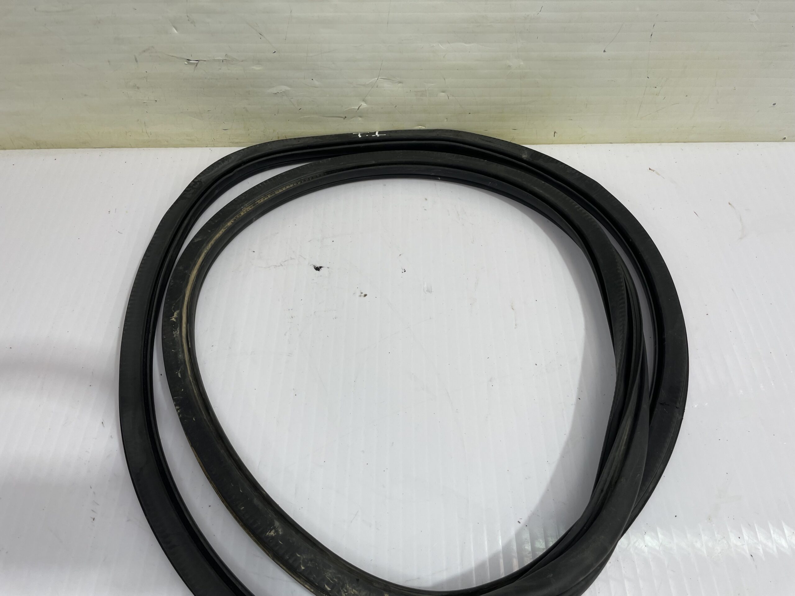 goma_contorno_6r6867911e5ap_volkswagen_polo_6c1_advance_bluemotion