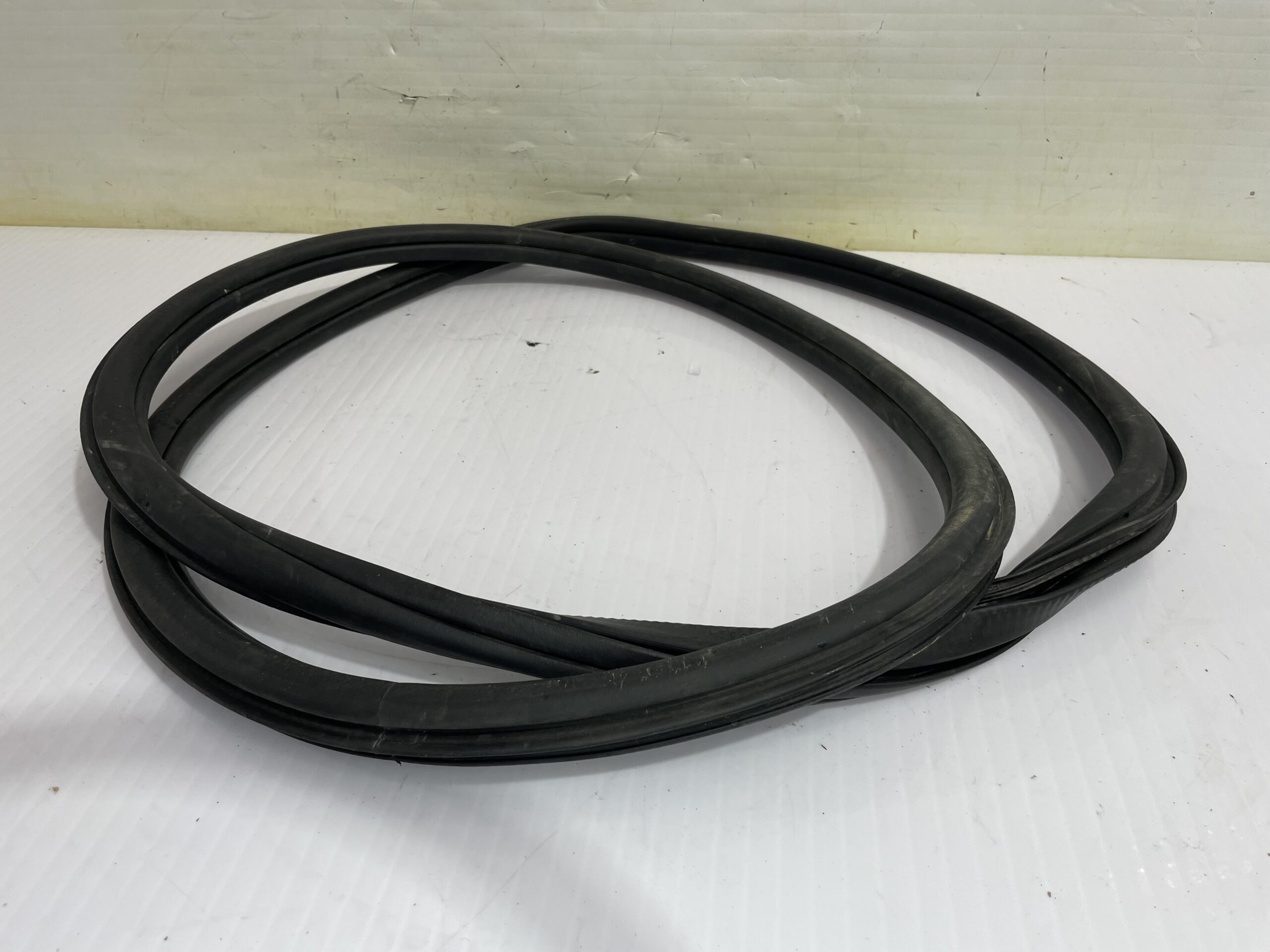 goma_contorno_6r6867911e5ap_volkswagen_polo_6c1_advance_bluemotion