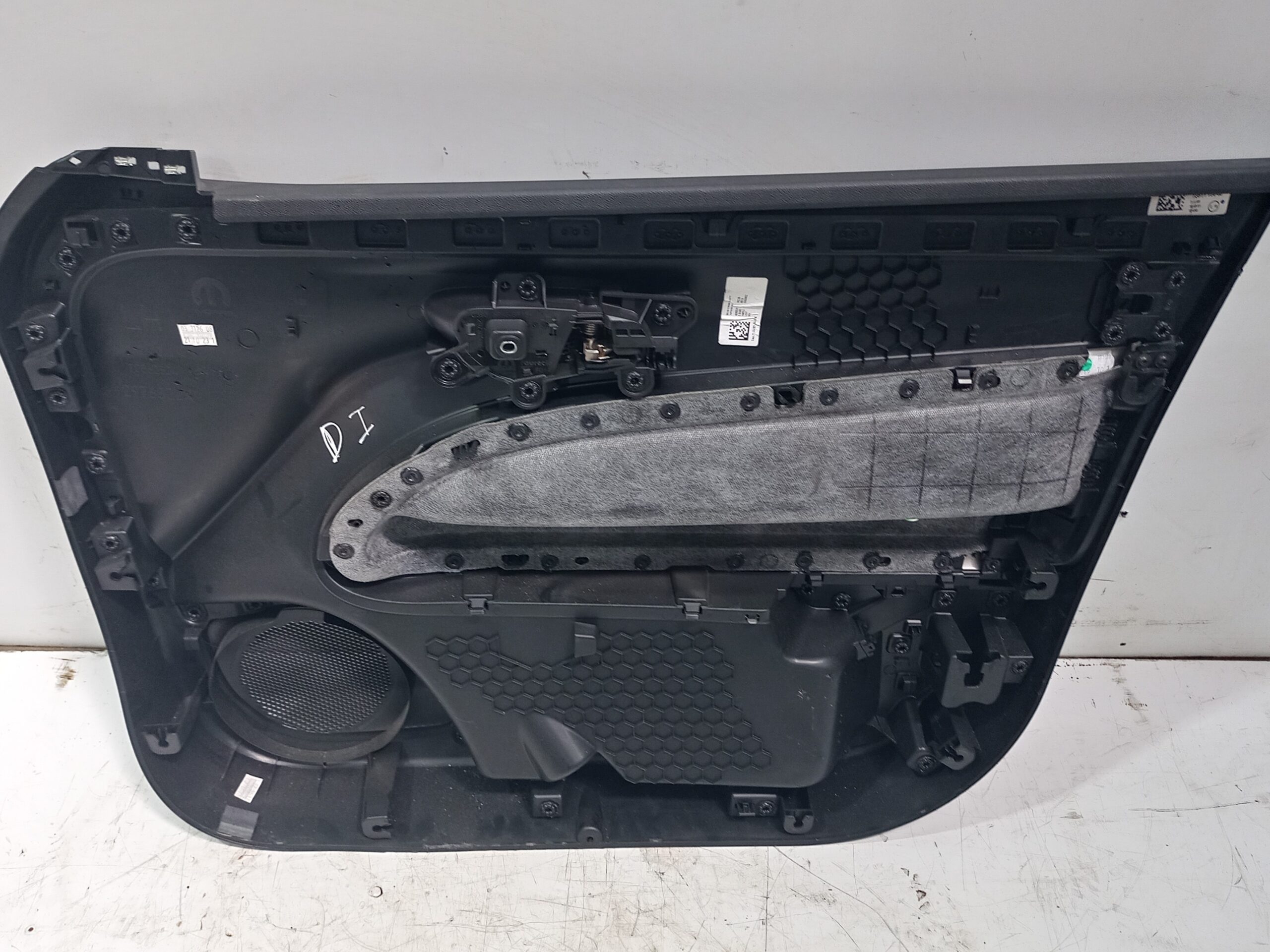 guarnecido_puerta_delantera_izquierda_2976322x_jeep_avenger_altitude