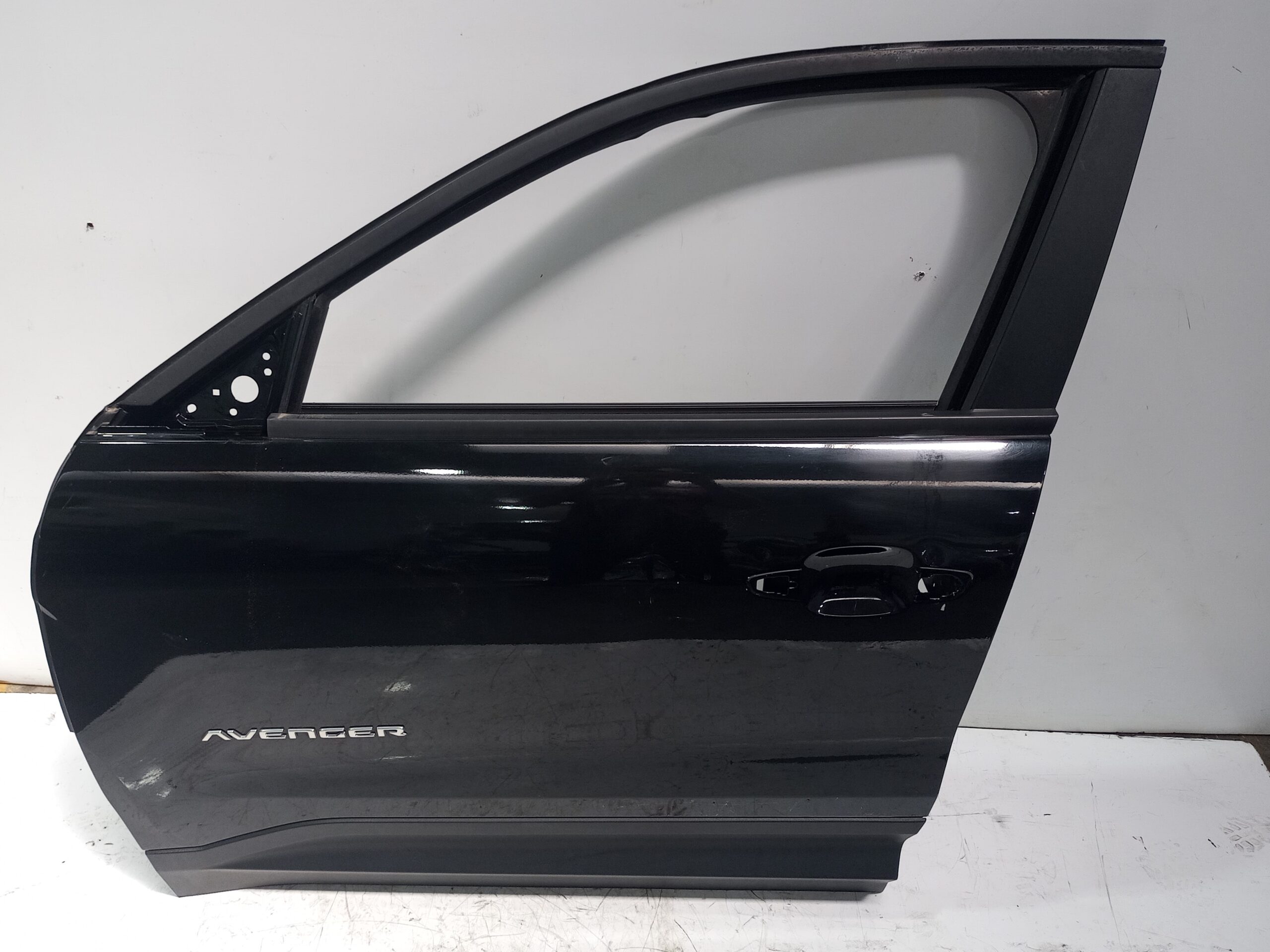 puerta_delantera_izquierda_0000052169881_jeep_avenger_altitude