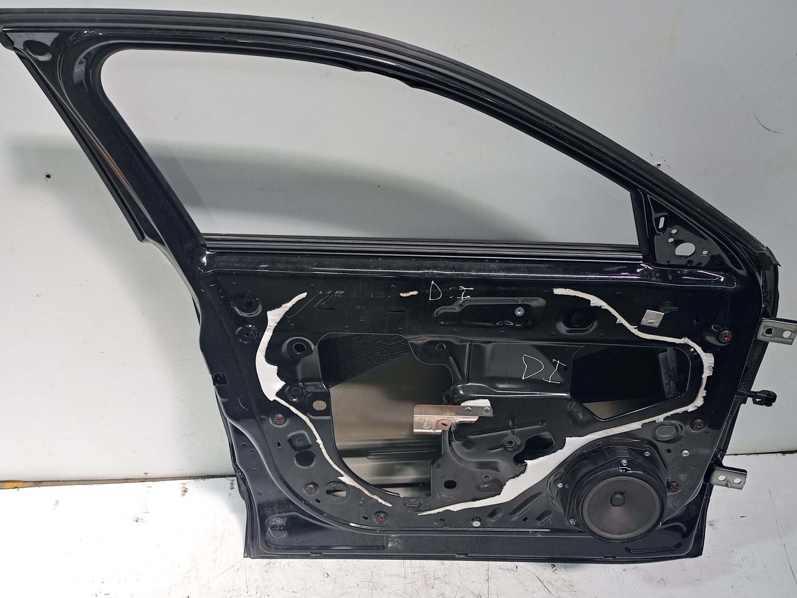 puerta_delantera_izquierda_0000052169881_jeep_avenger_altitude