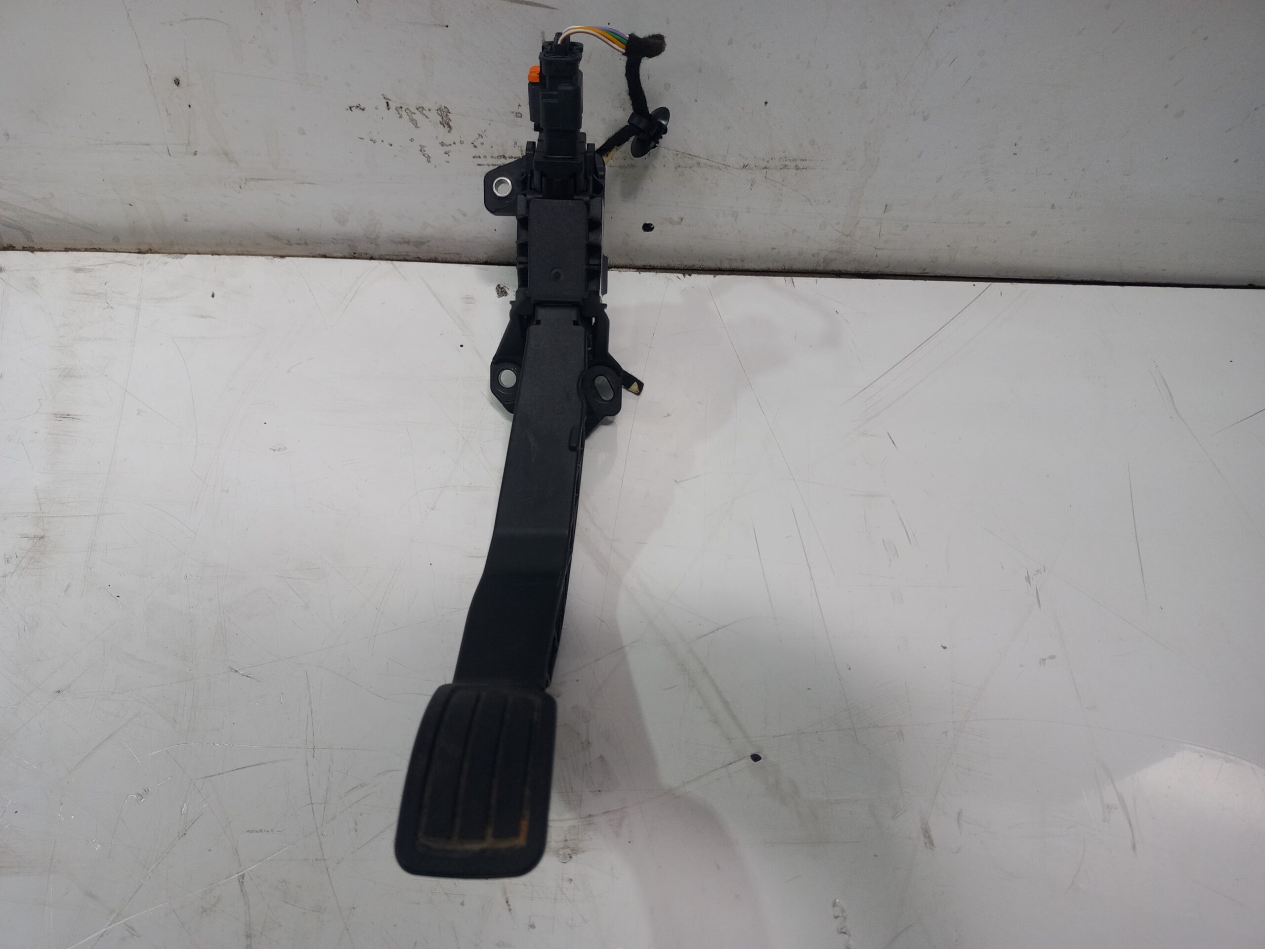 pedal_acelerador_9837891880_jeep_avenger_altitude