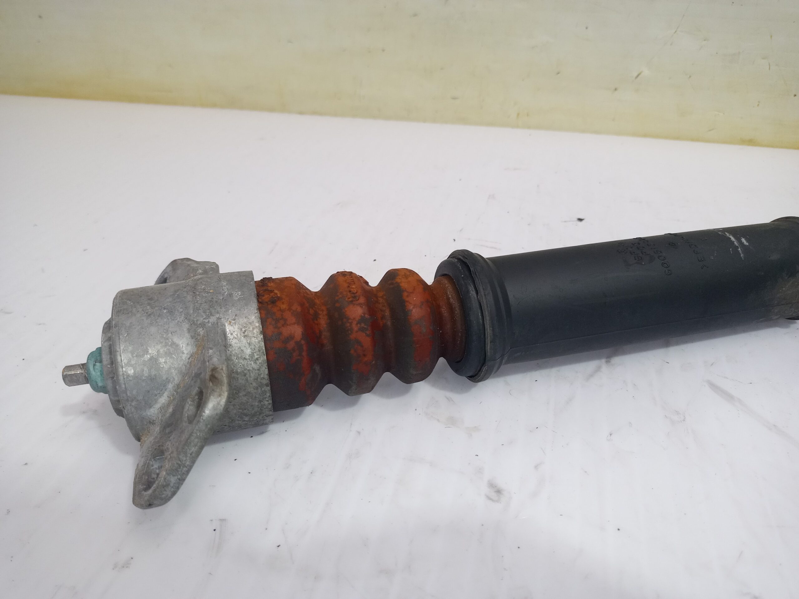 amortiguador_trasero_izquierdo_6c0513025ah_volkswagen_polo_6c1_a_polo