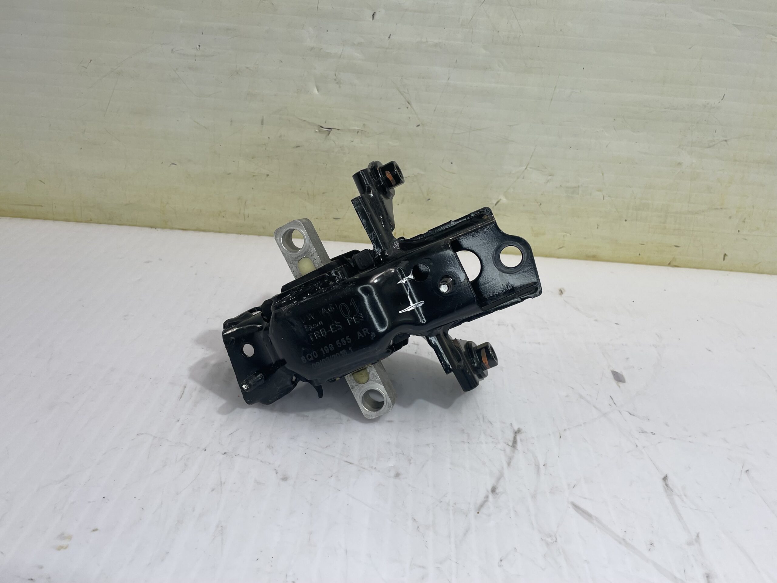 soporte_motor_izquierdo_6q0199555ar_volkswagen_polo_6c1_a_polo
