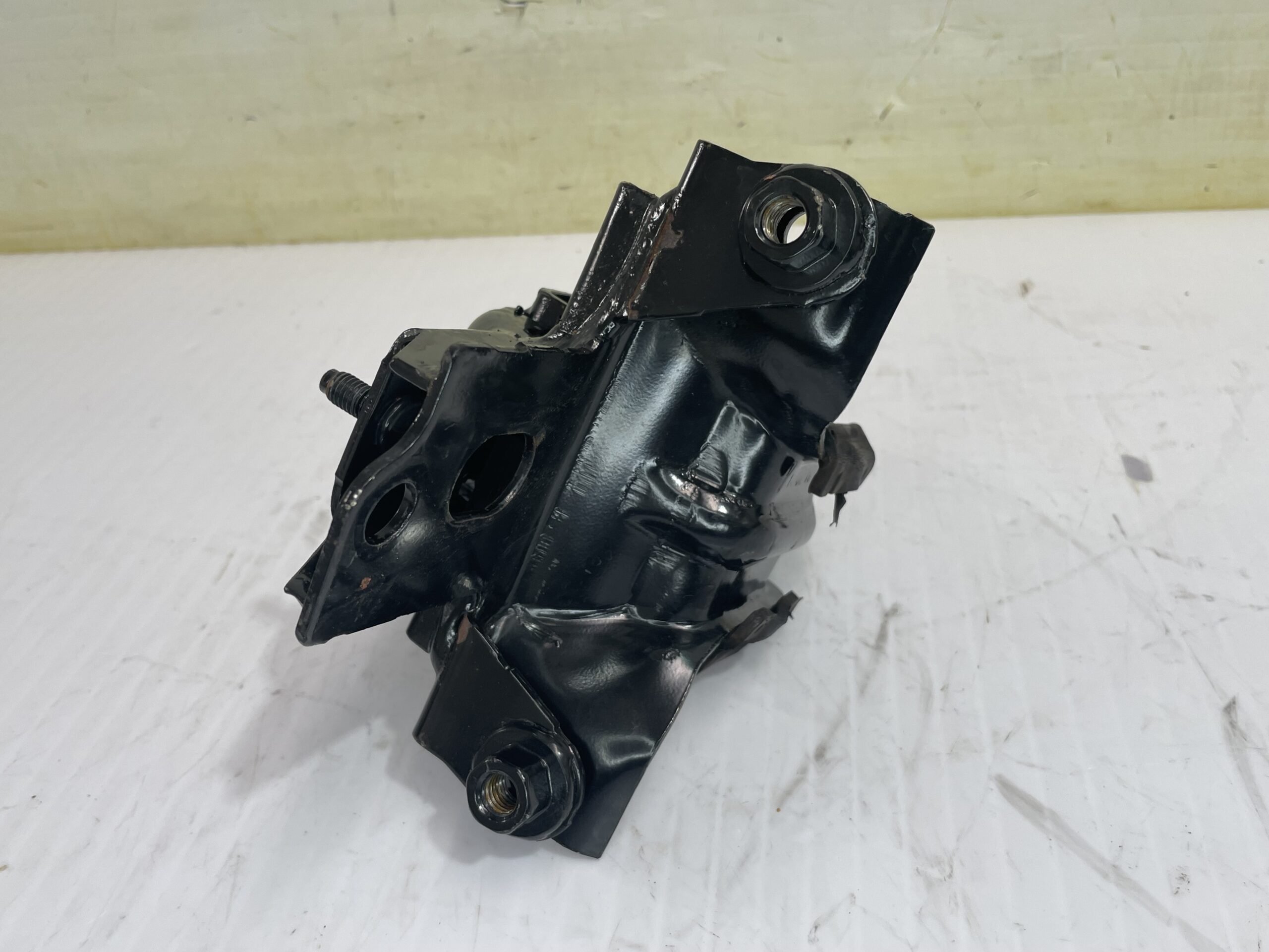 soporte_motor_izquierdo_6q0199555ar_volkswagen_polo_6c1_a_polo