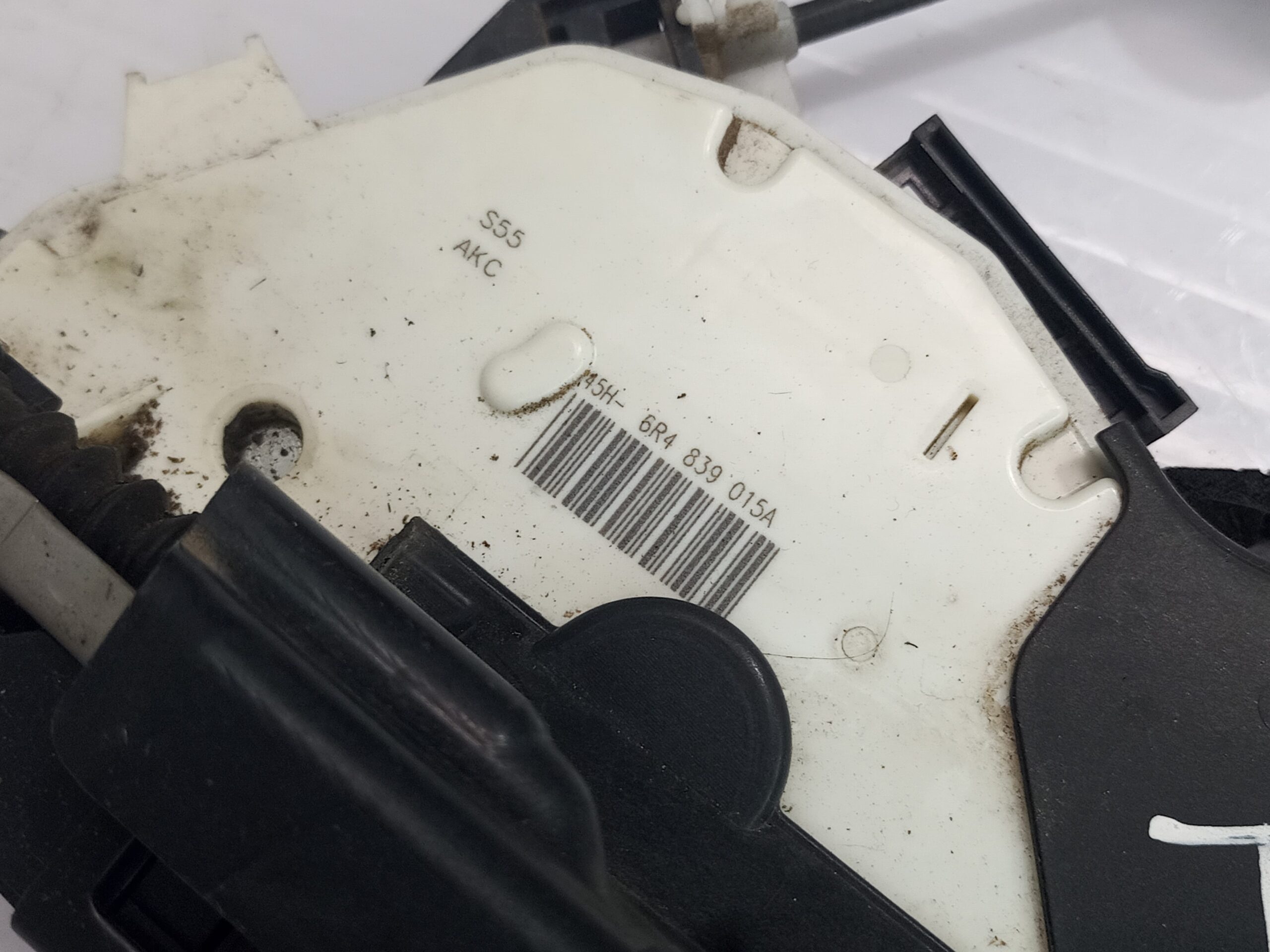 cerradura_puerta_trasera_izquierda_45h6r4839015a_volkswagen_polo_6c1_a_polo