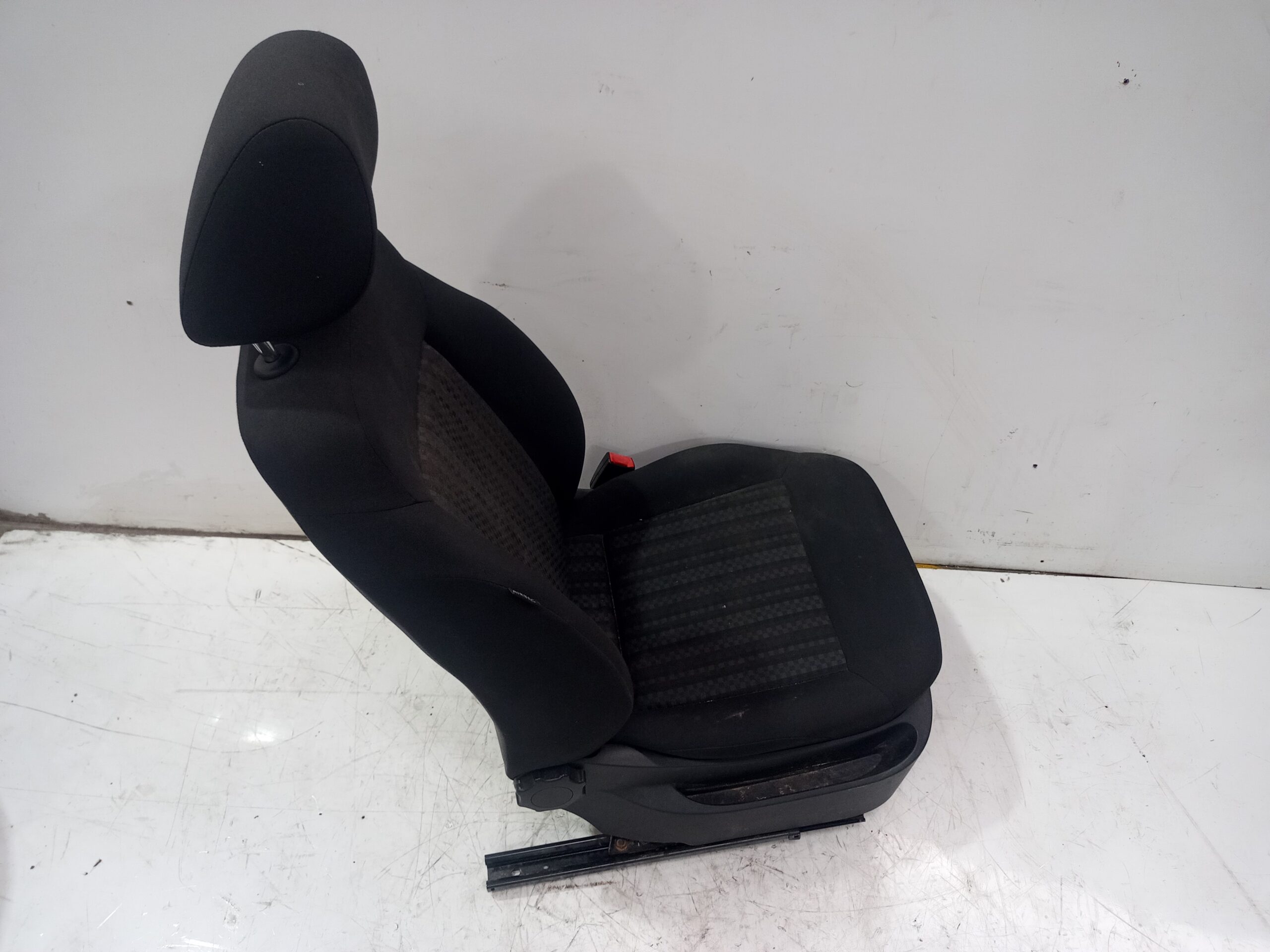 asiento_delantero_derecho_6q3881106cr_volkswagen_polo_6c1_a_polo