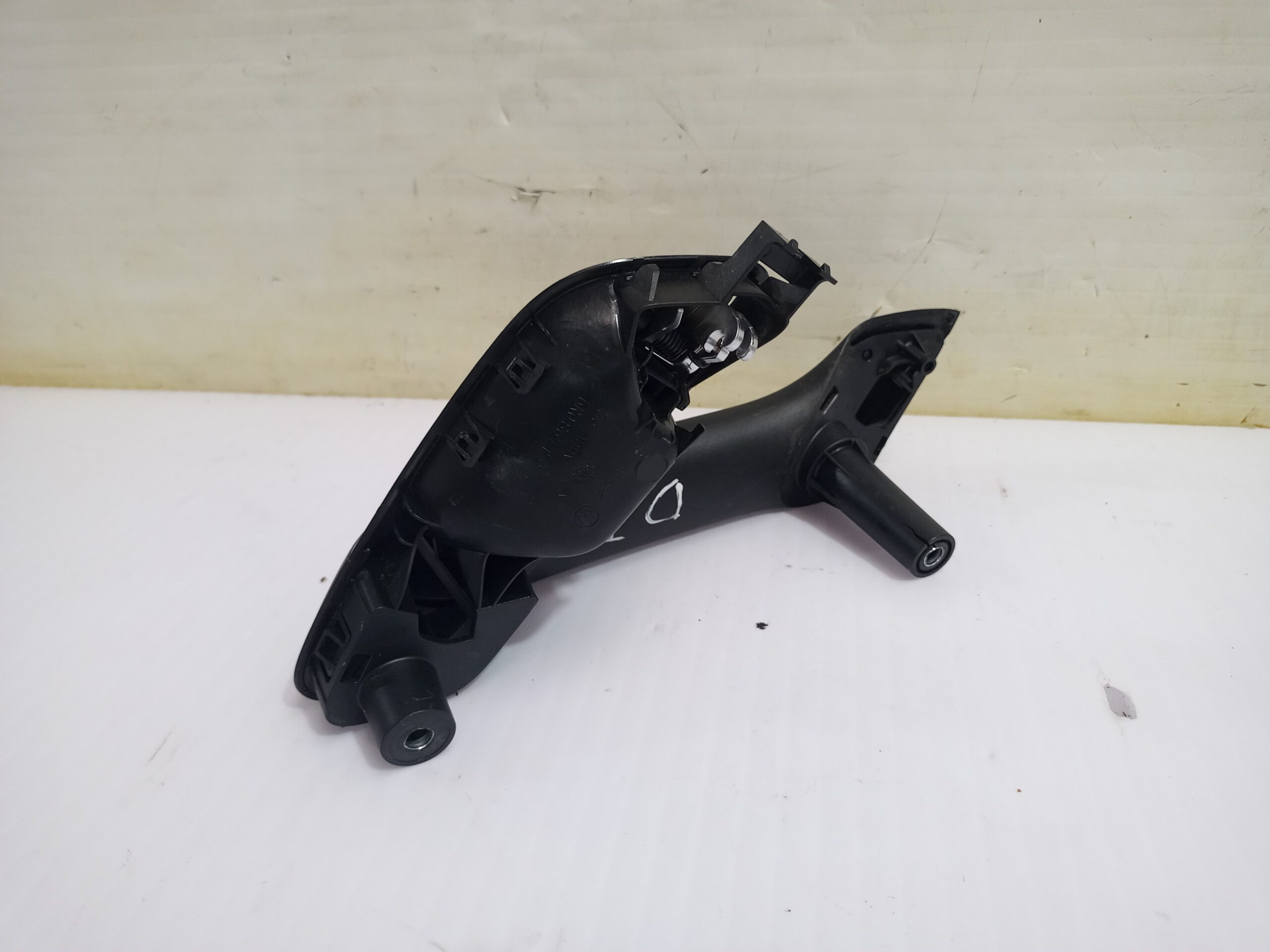 maneta_interior_delantera_izquierda_6r0867179j_volkswagen_polo_6c1_a_polo