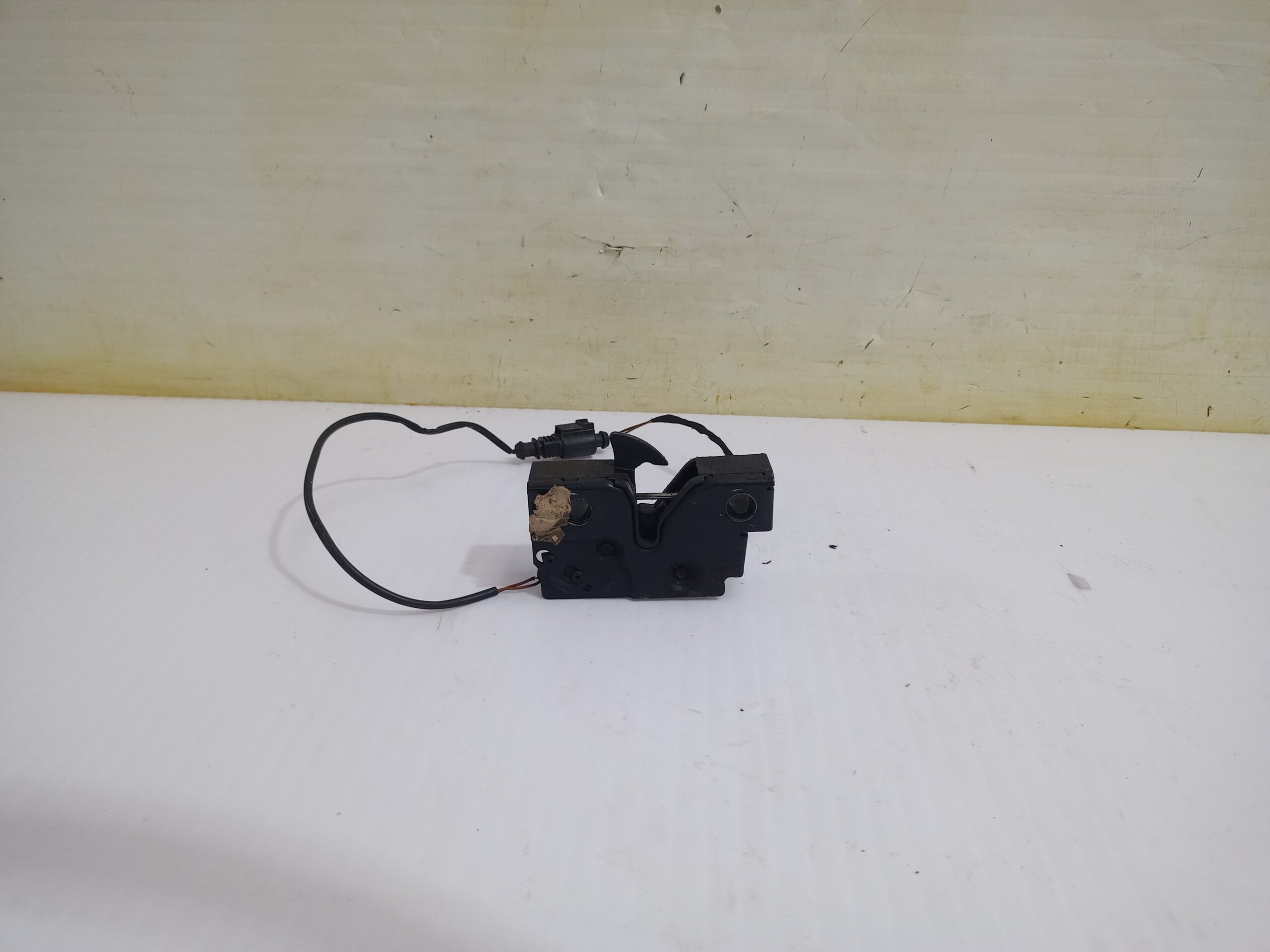 cerradura_capo_6c1823509_volkswagen_polo_6c1_a_polo