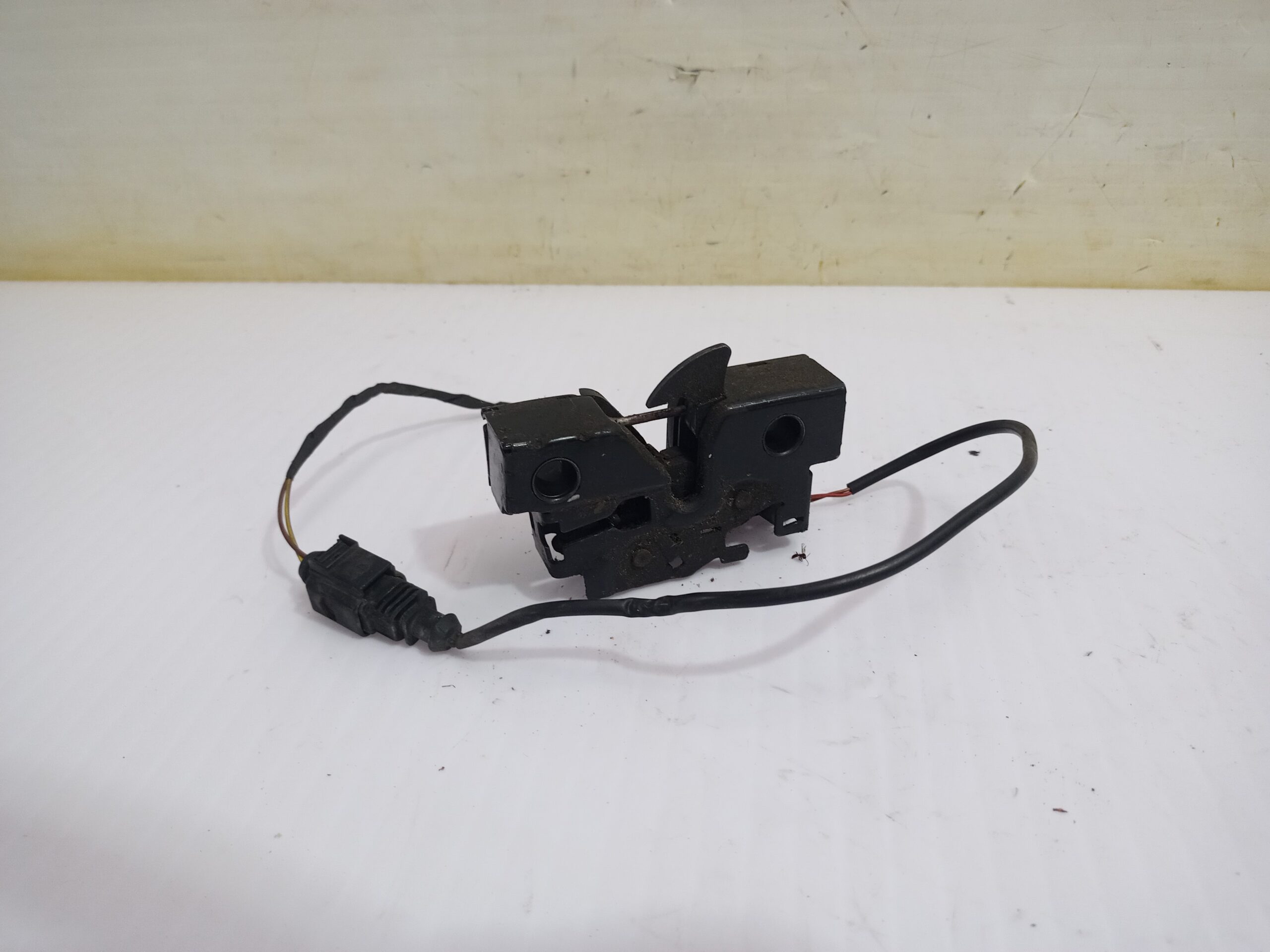 cerradura_capo_6c1823509_volkswagen_polo_6c1_a_polo