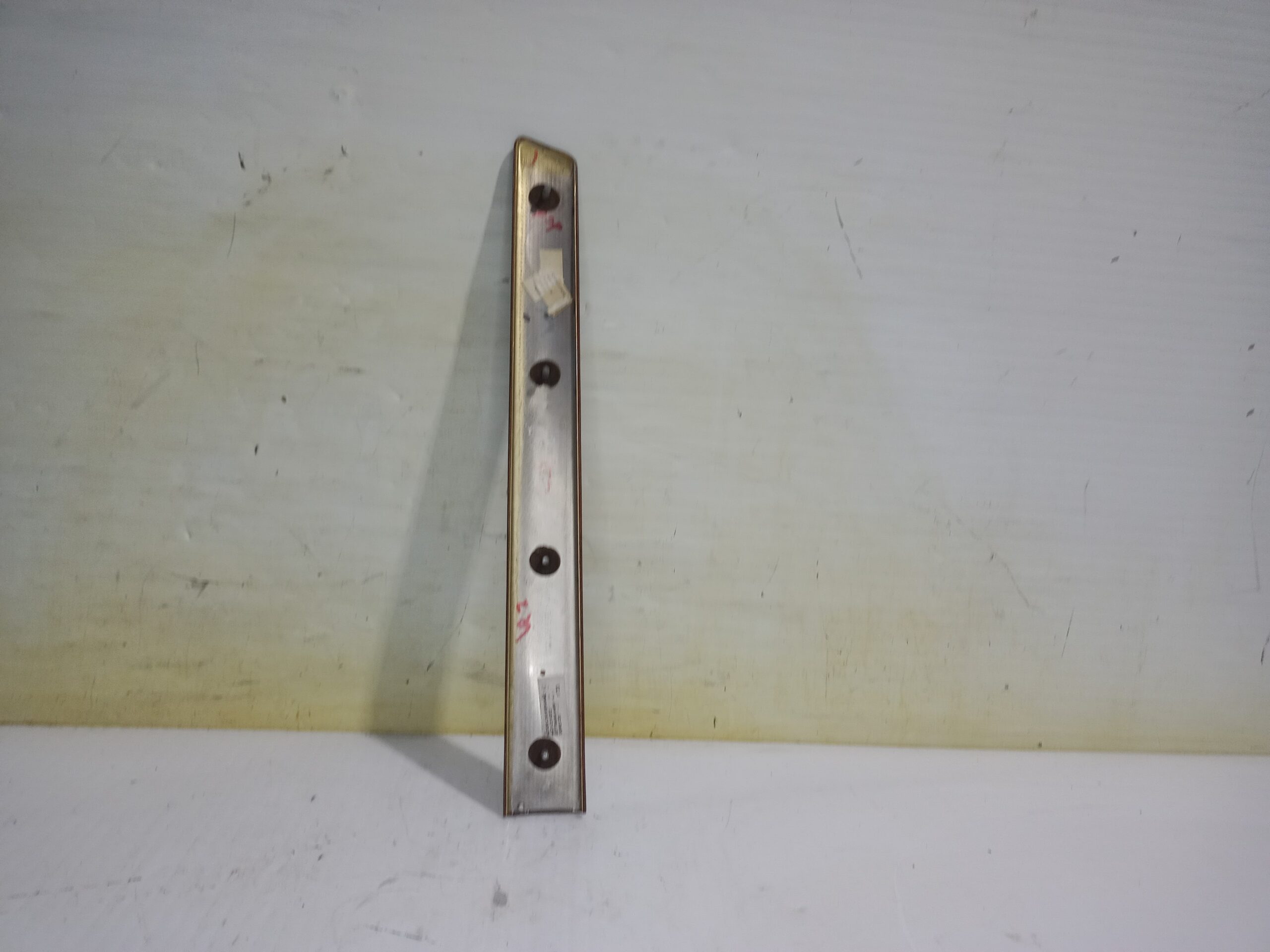 moldura_delantera_derecha_4b0867409_audi_a6_avant_4b5_2_5_tdi_quattro