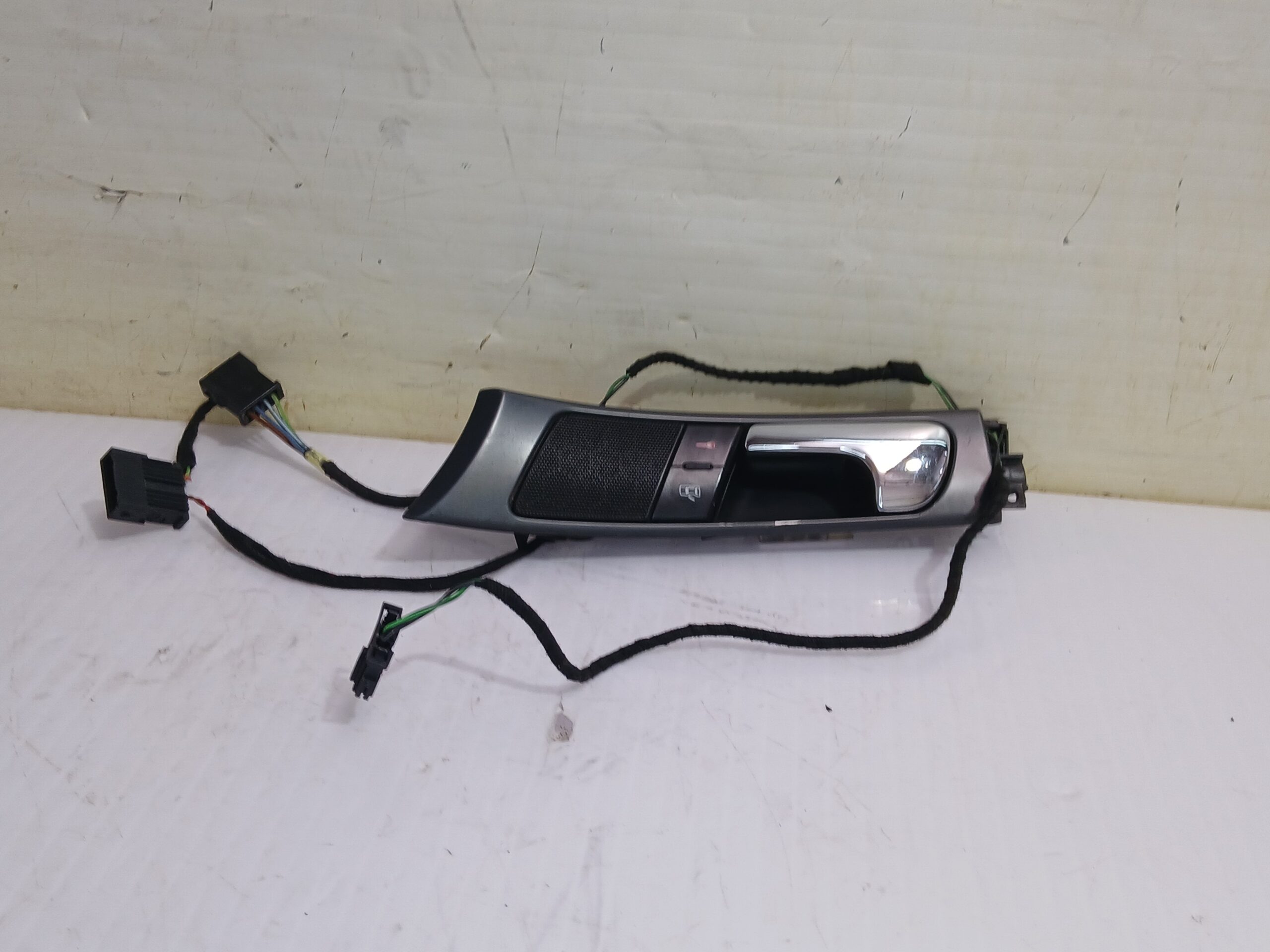 maneta_interior_delantera_izquierda_4b837019_audi_a6_avant_4b5_2_5_tdi_quattro