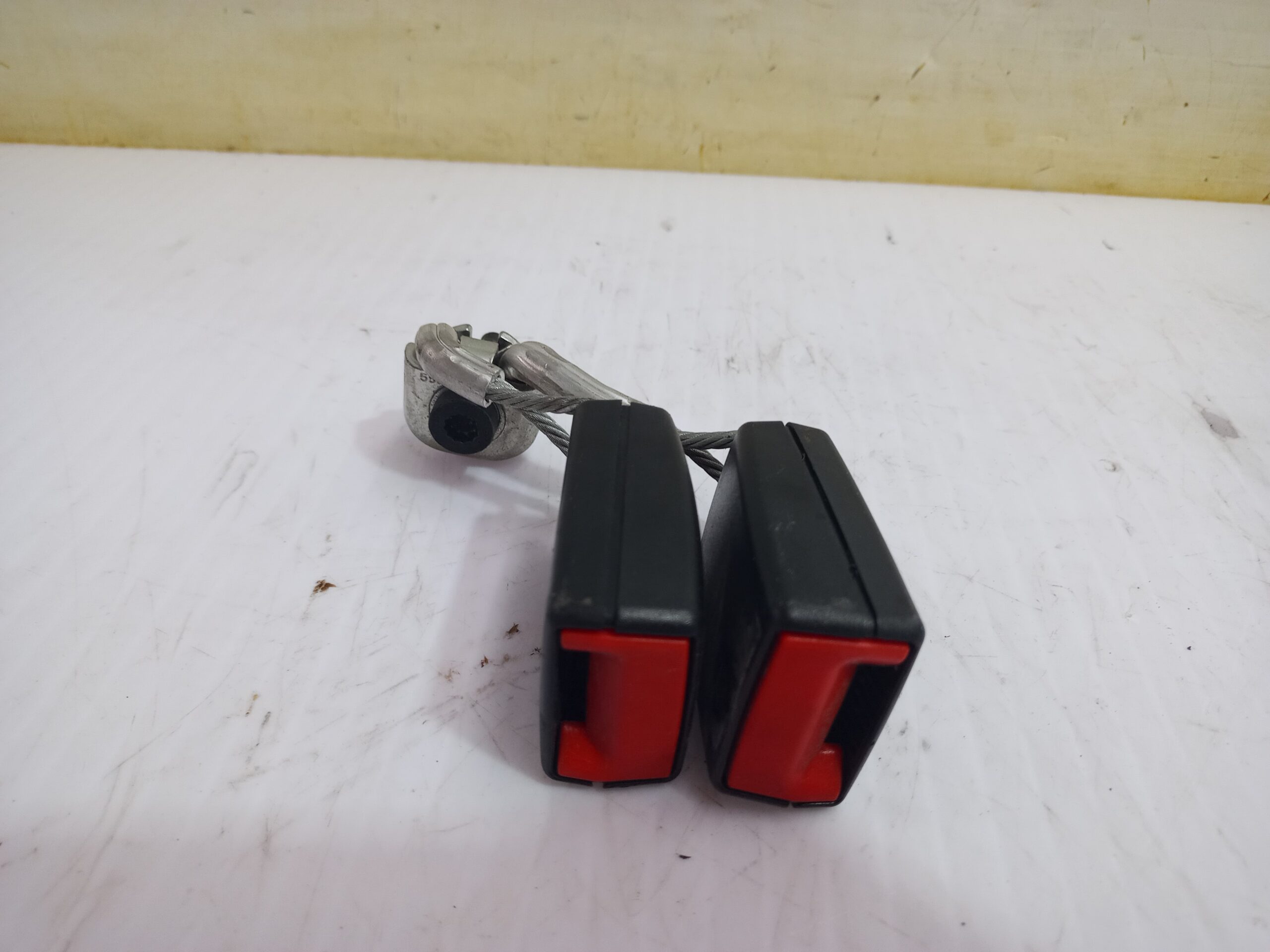 enganche_cinturon_trasero_central_3c0857739b_volkswagen_passat_berlina_3c2_individual