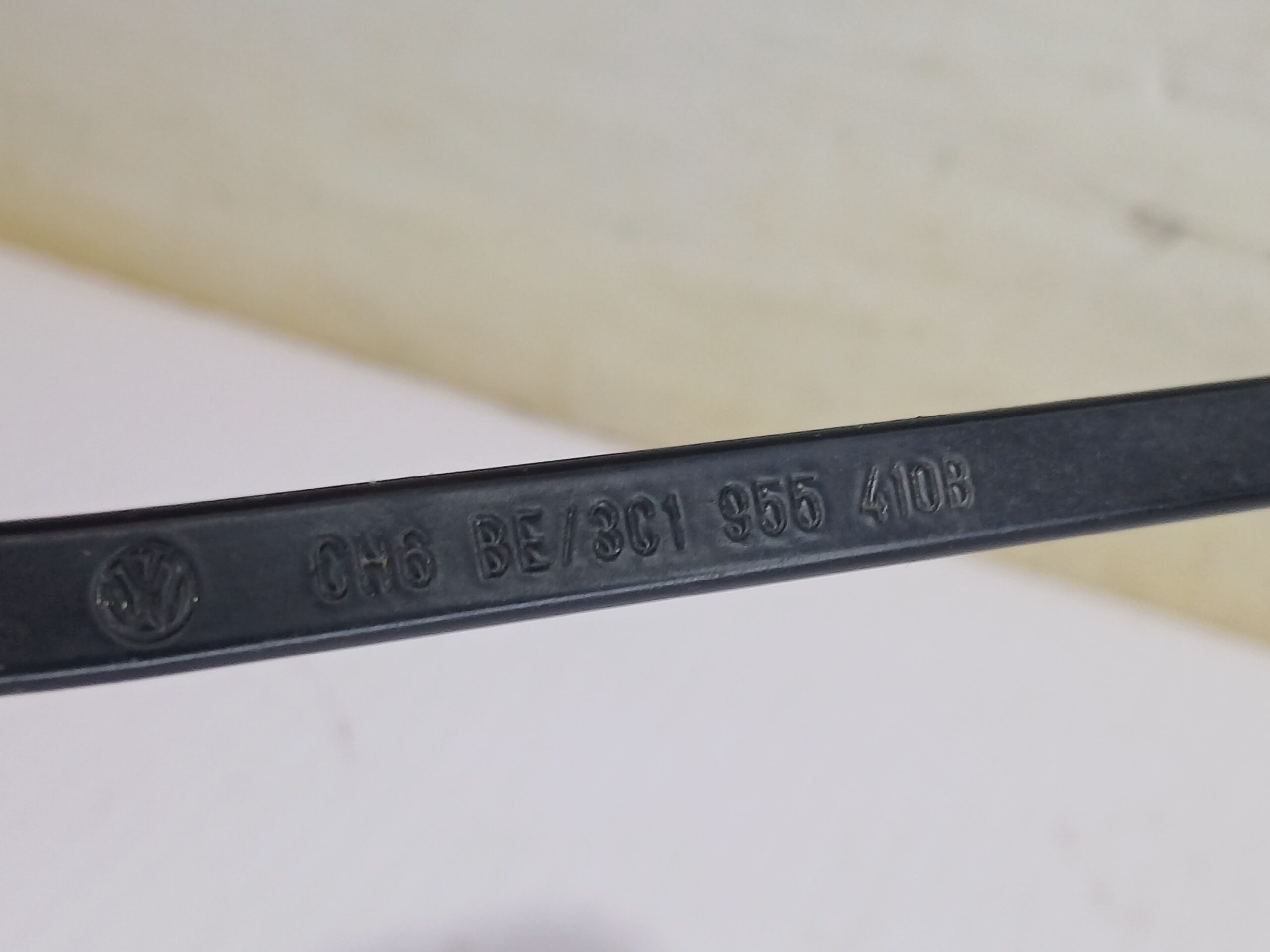 brazo_limpia_delantero_derecho_3c1955410b_volkswagen_passat_berlina_3c2_individual