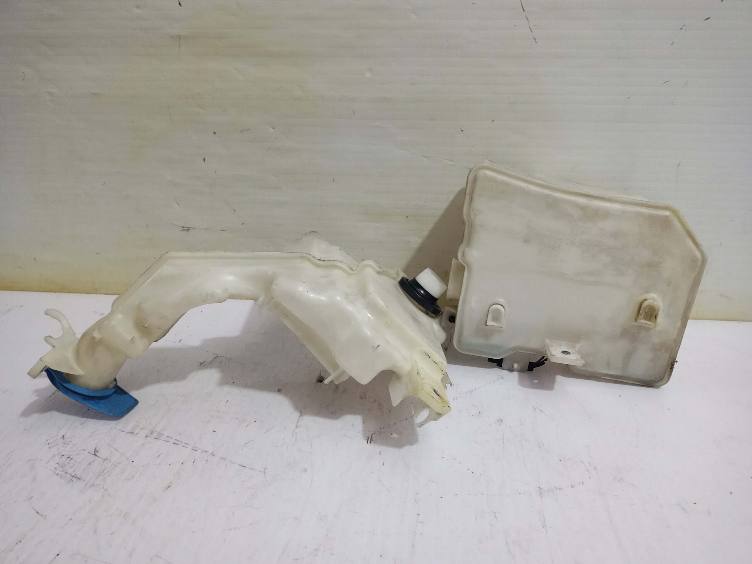 deposito_limpia_3c0955453_volkswagen_passat_berlina_3c2_individual