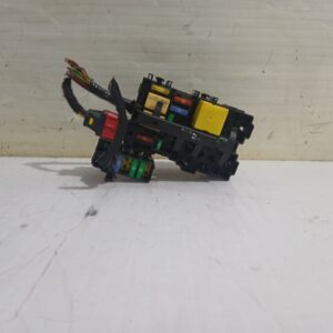 caja_reles_fusibles_9806192580_opel_grandland_x_design_line