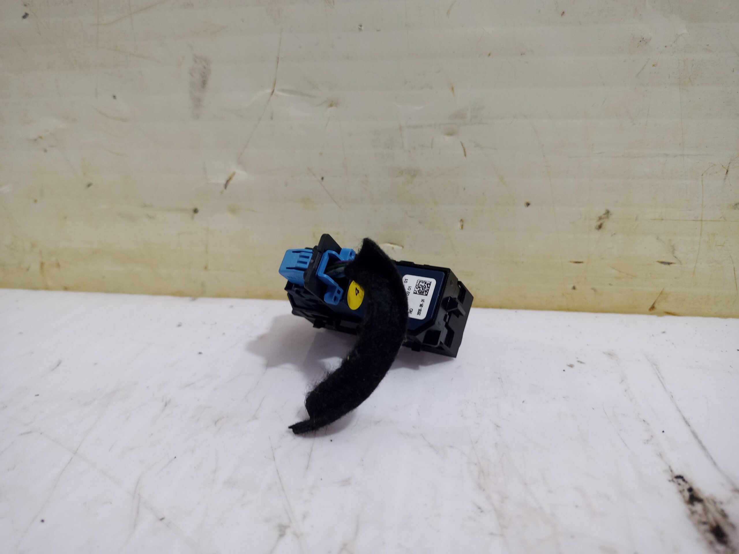 mando_multifuncion_yp00032777_opel_grandland_x_design_line