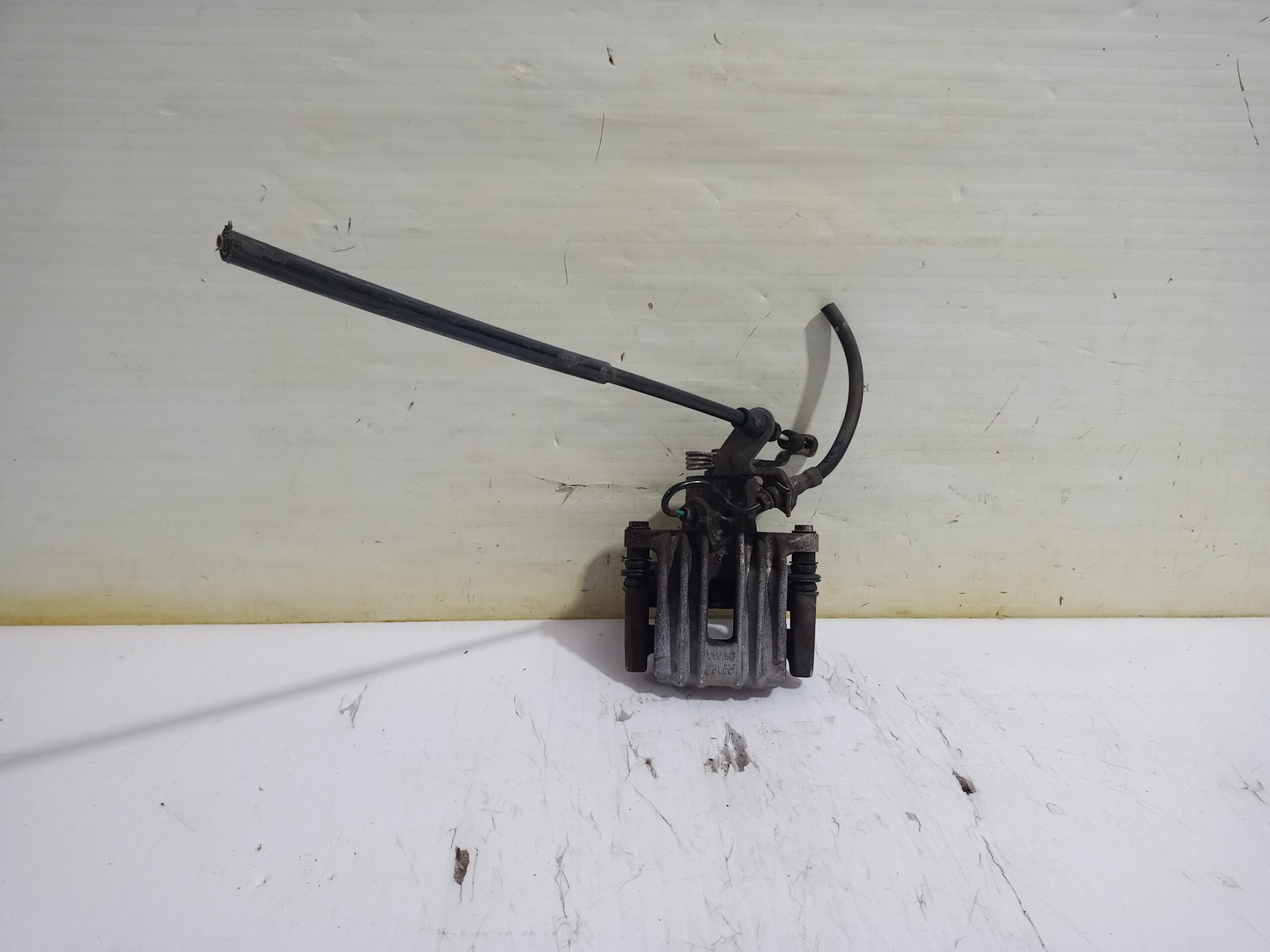 pinza_de_freno_trasera_izquierda_1k0615423n_volkswagen_eos_1f7_2_0