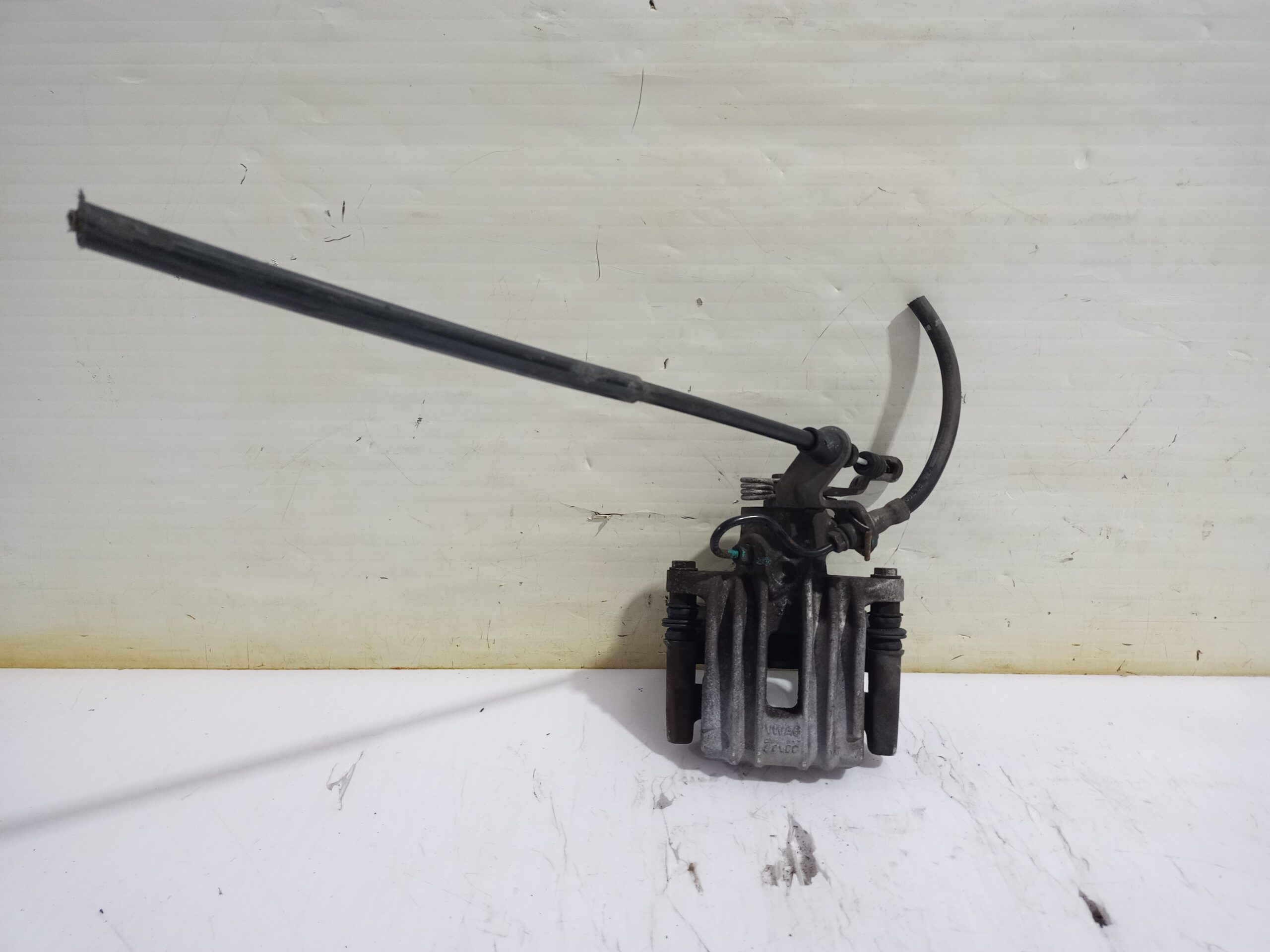 pinza_de_freno_trasera_izquierda_1k0615423n_volkswagen_eos_1f7_2_0