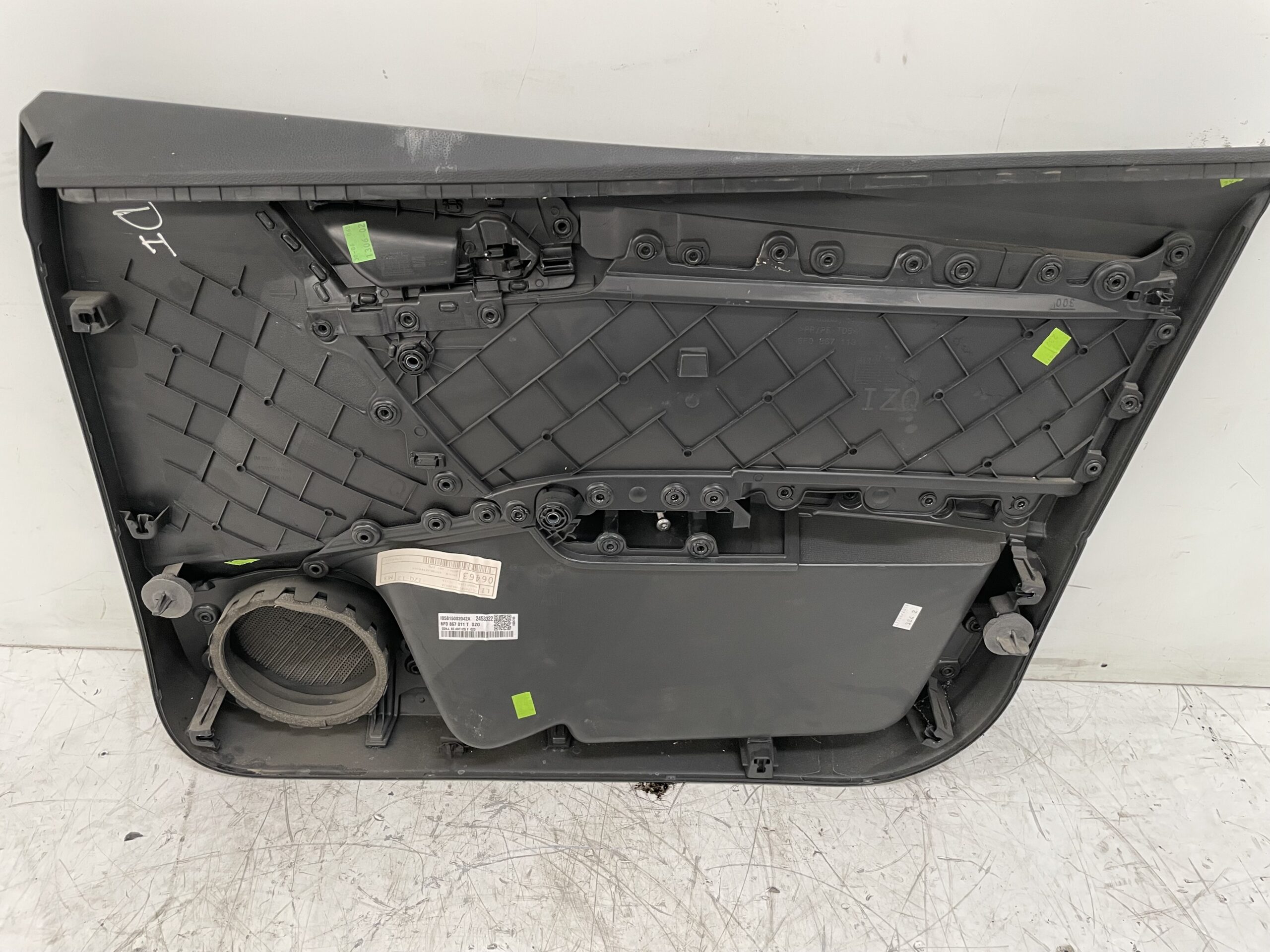 guarnecido_puerta_delantera_izquierda_6f0868079_seat_ibiza_kj1_reference