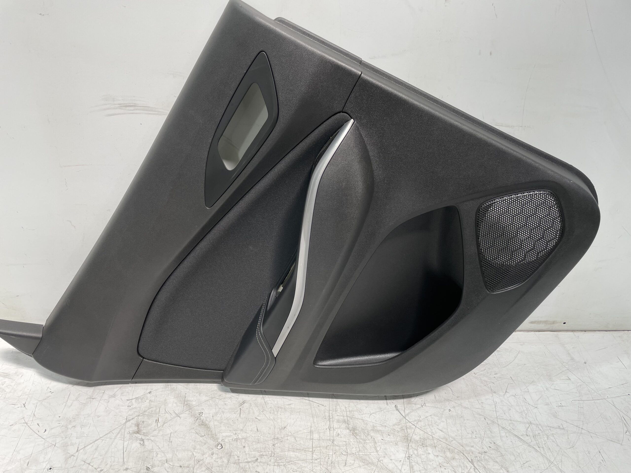 guarnecido_puerta_trasera_izquierda_yp000971yx_opel_grandland_x_opel_2020