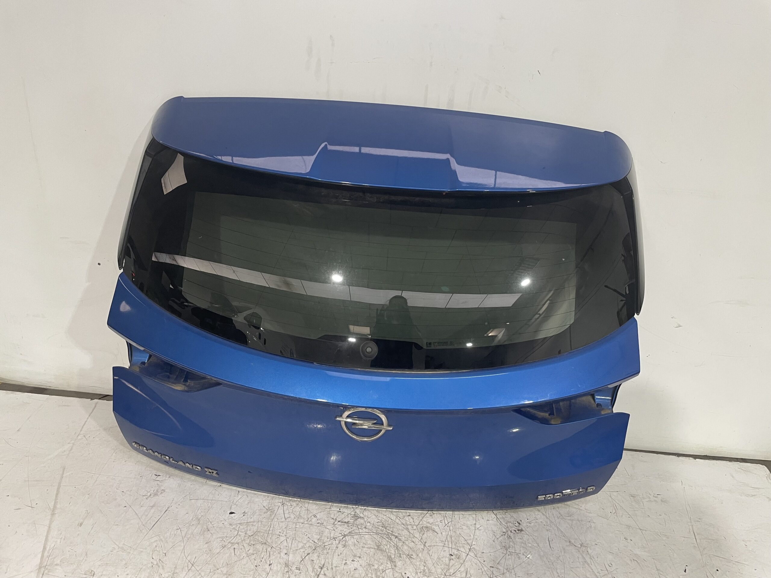 porton_trasero_yp00049780_cristal_de_regalo_opel_grandland_x_opel_2020