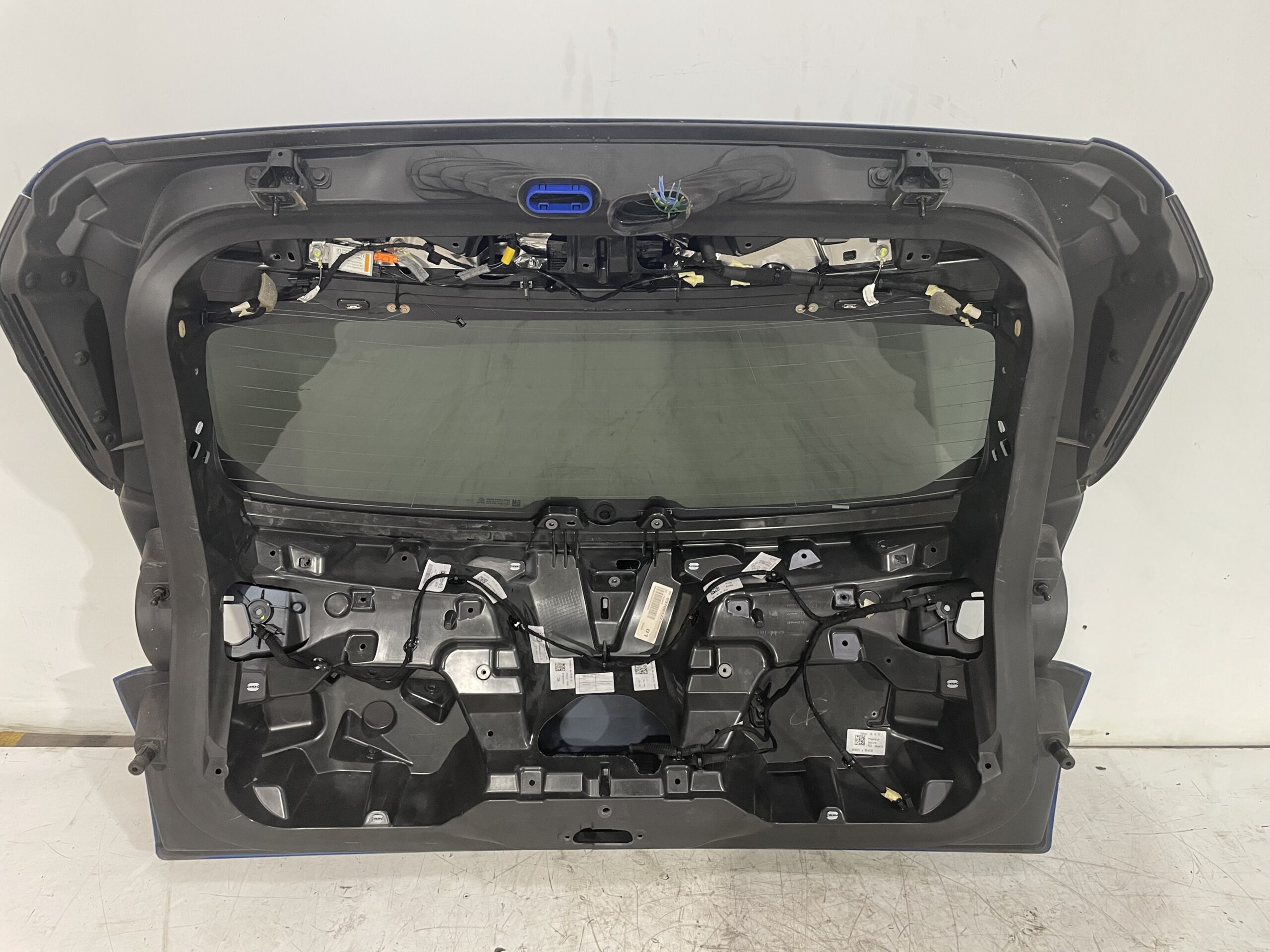 porton_trasero_yp00049780_cristal_de_regalo_opel_grandland_x_opel_2020