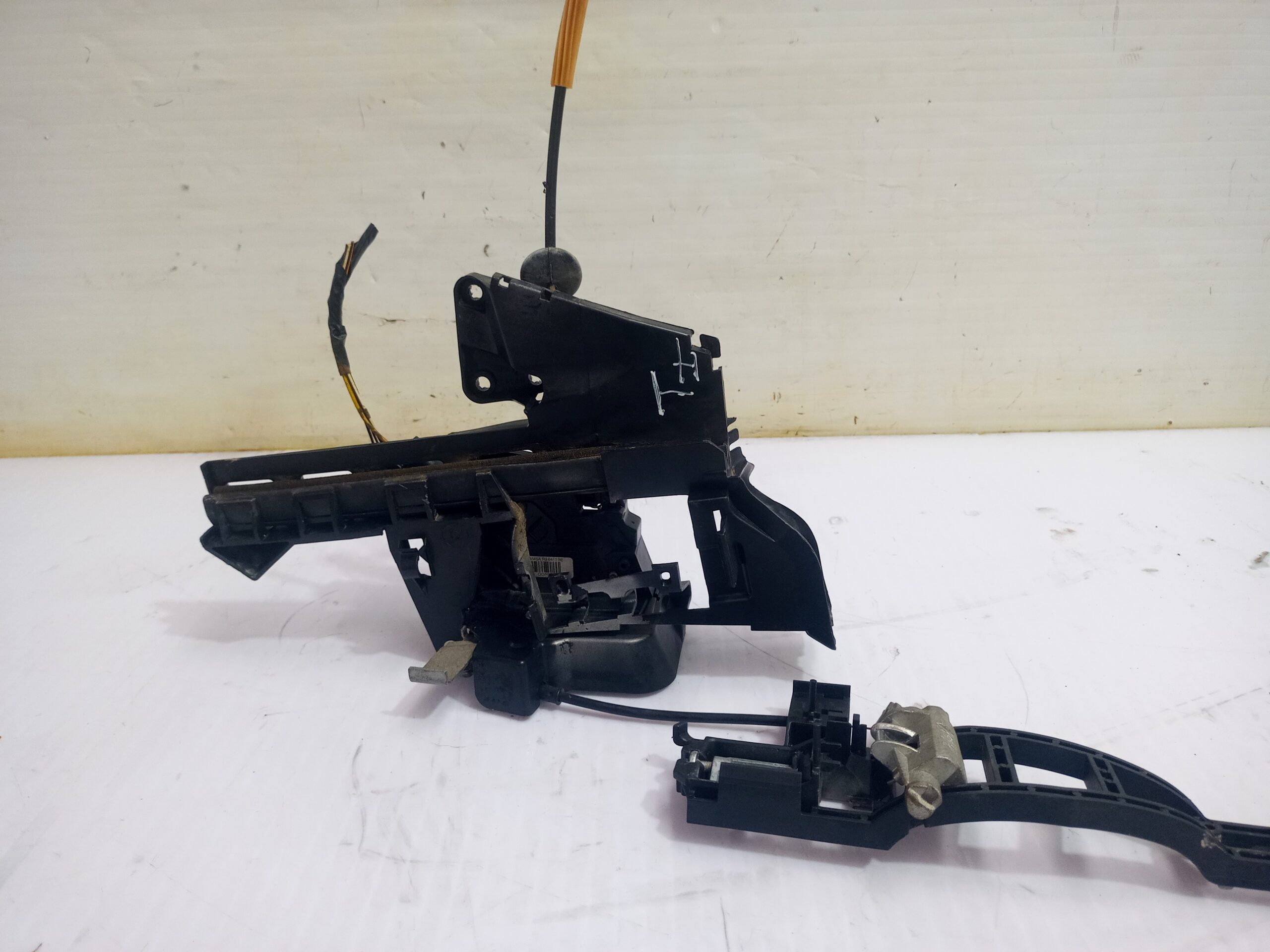 cerradura_puerta_trasera_izquierda_4m5ar26413_ford_focus_lim_cb4_business